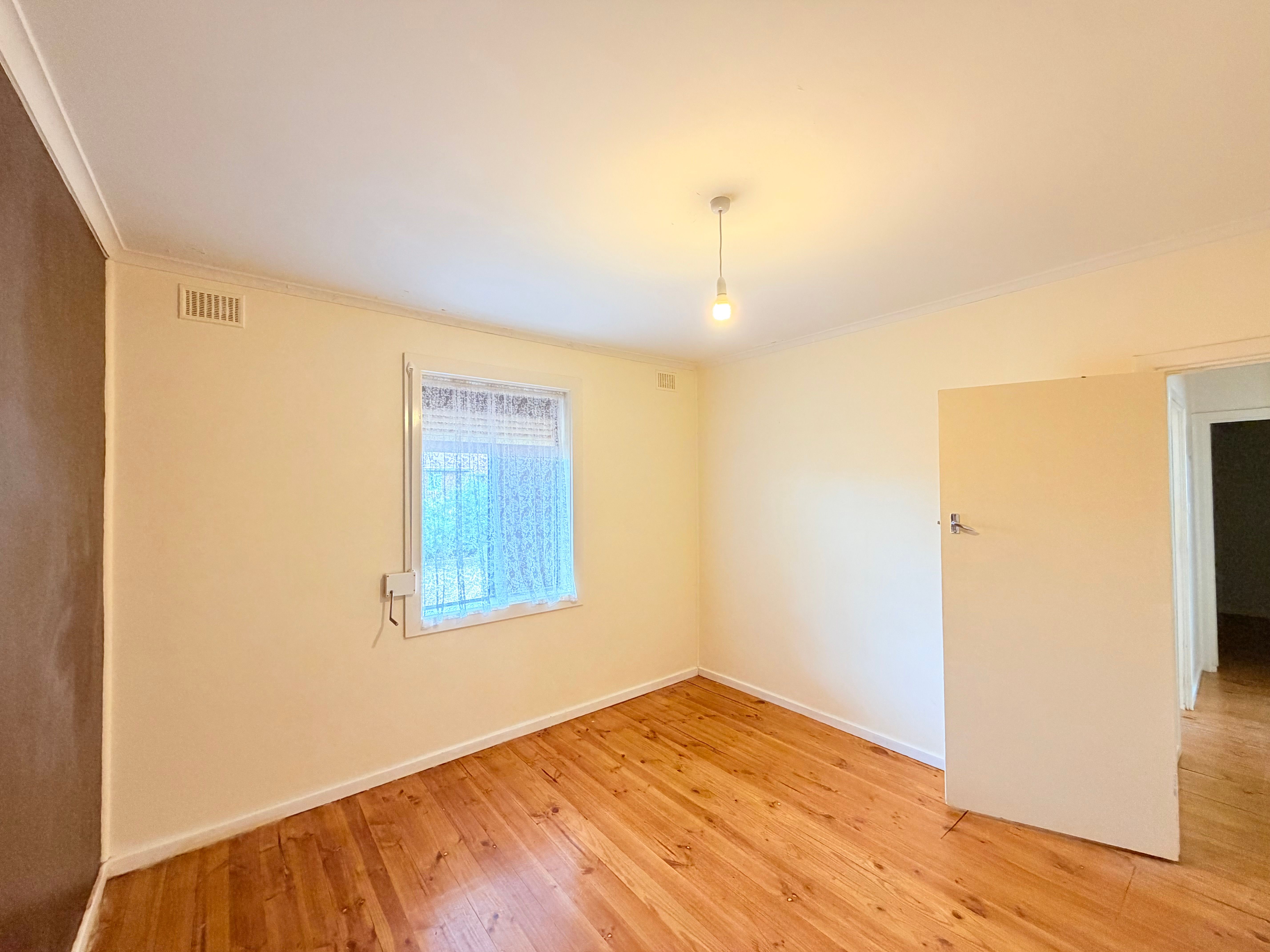 25 Dennis Street — photo 8 of 11