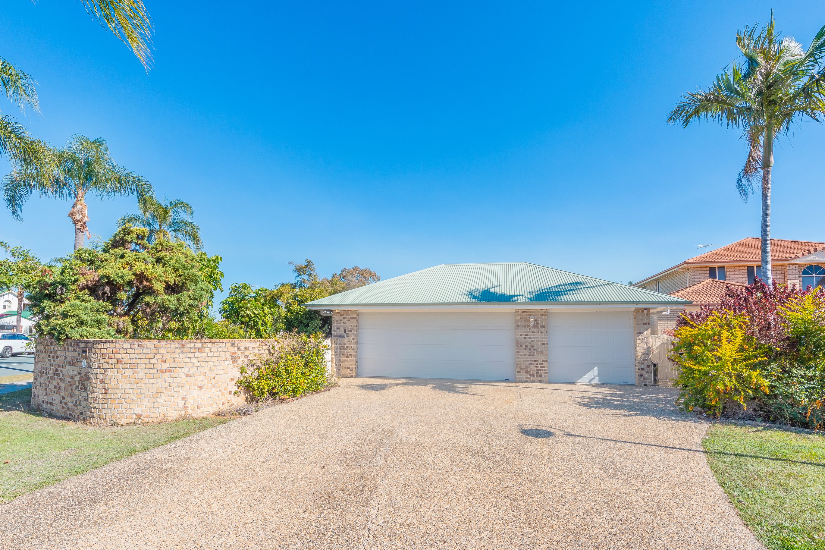1 Mayflower Court, Newport, QLD 4020