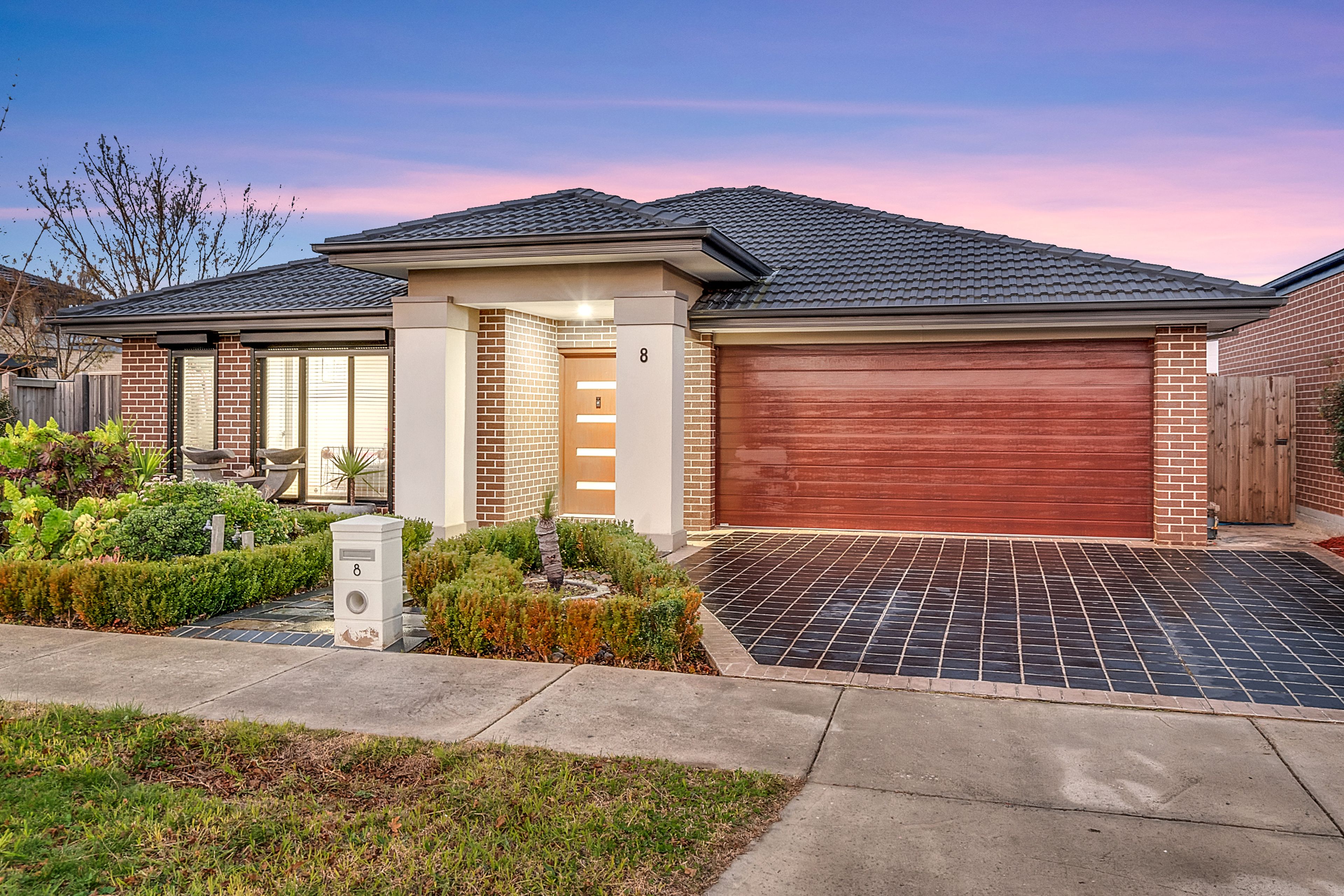 8 Sunrise Way, Mickleham, VIC 3064