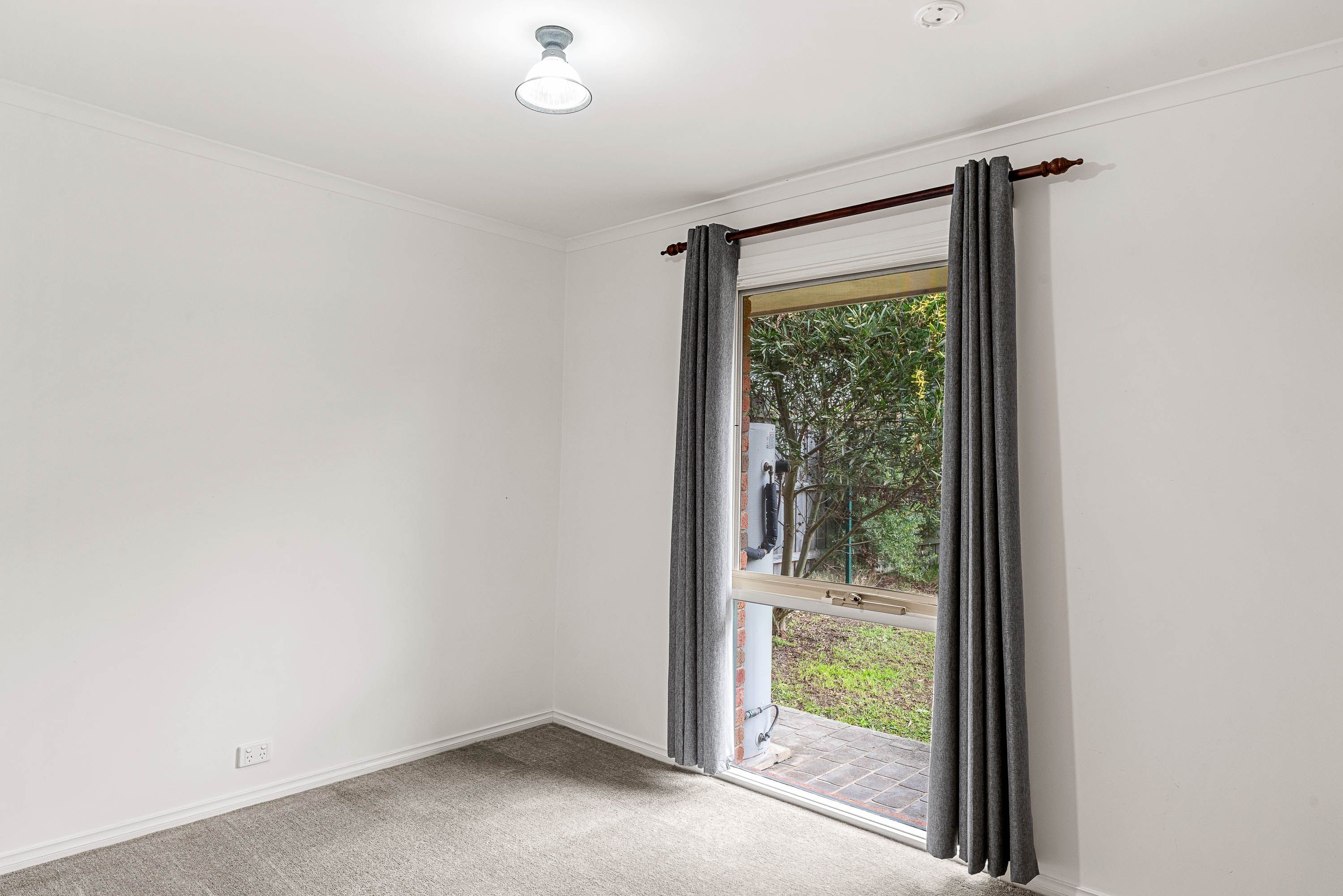 75 Wyndham Avenue — photo 8 of 12