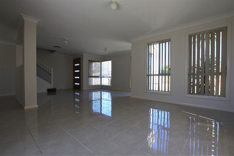 2 Langshan Street, Spring Farm, NSW 2570