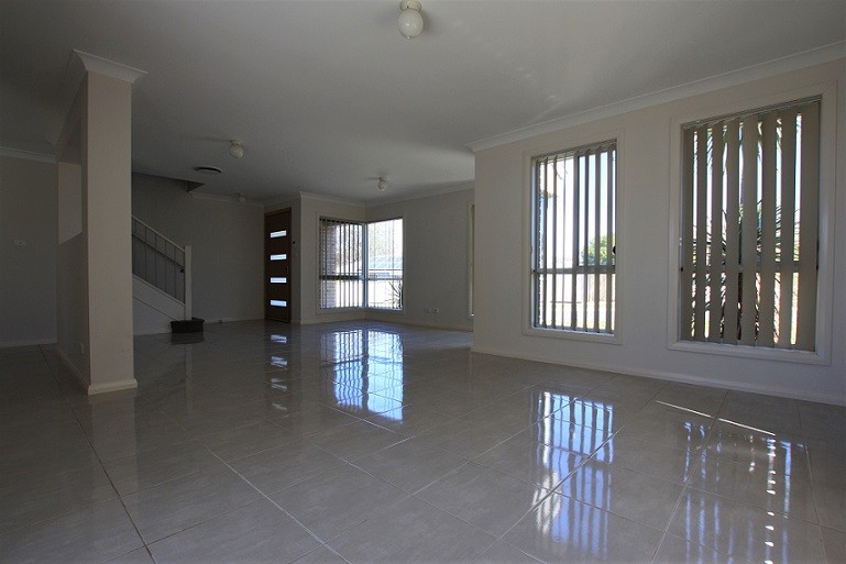 2 Langshan Street, Spring Farm, NSW 2570