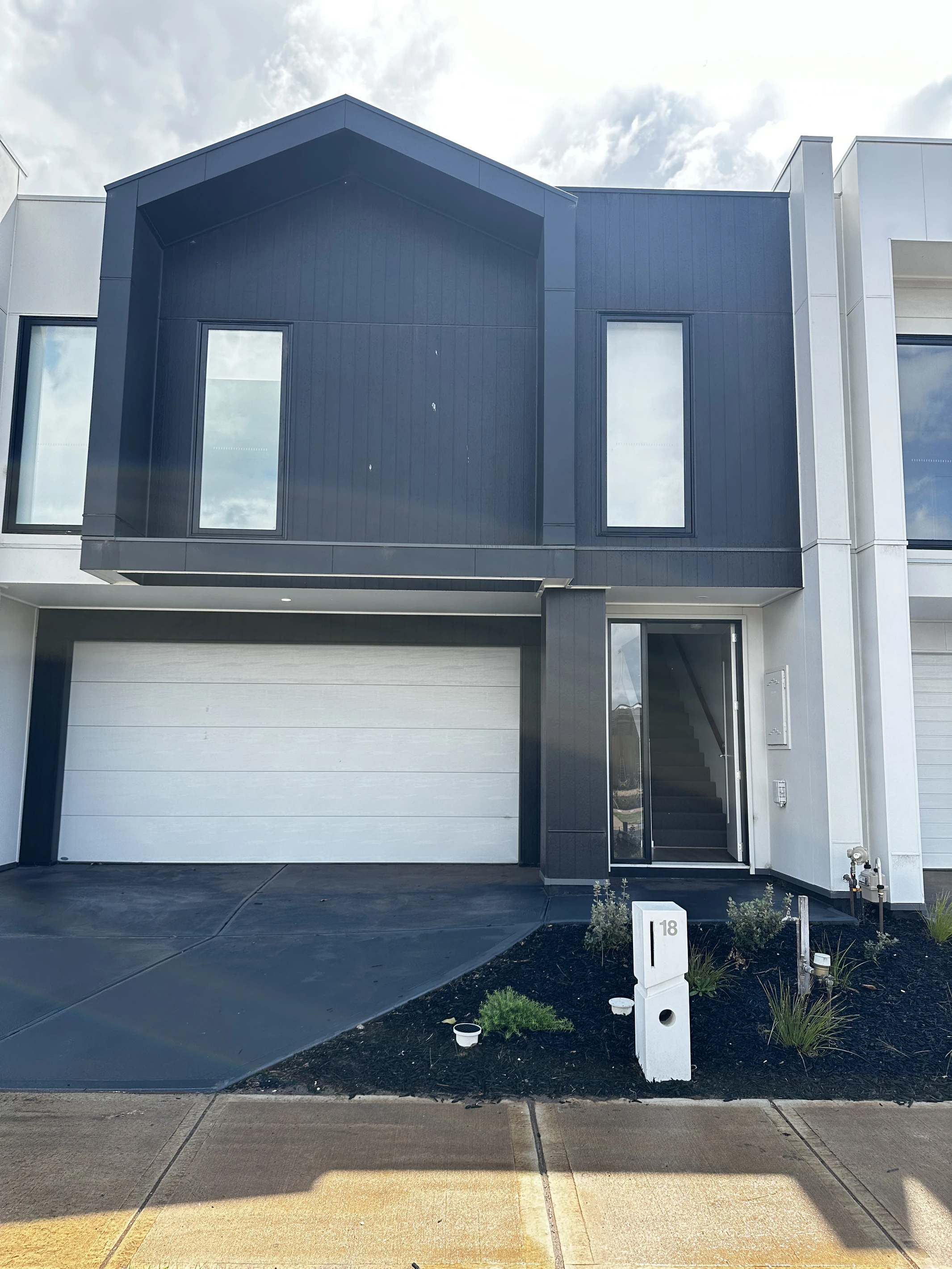 18 Carlingford Crescent, BONNIE BROOK, VIC 3335