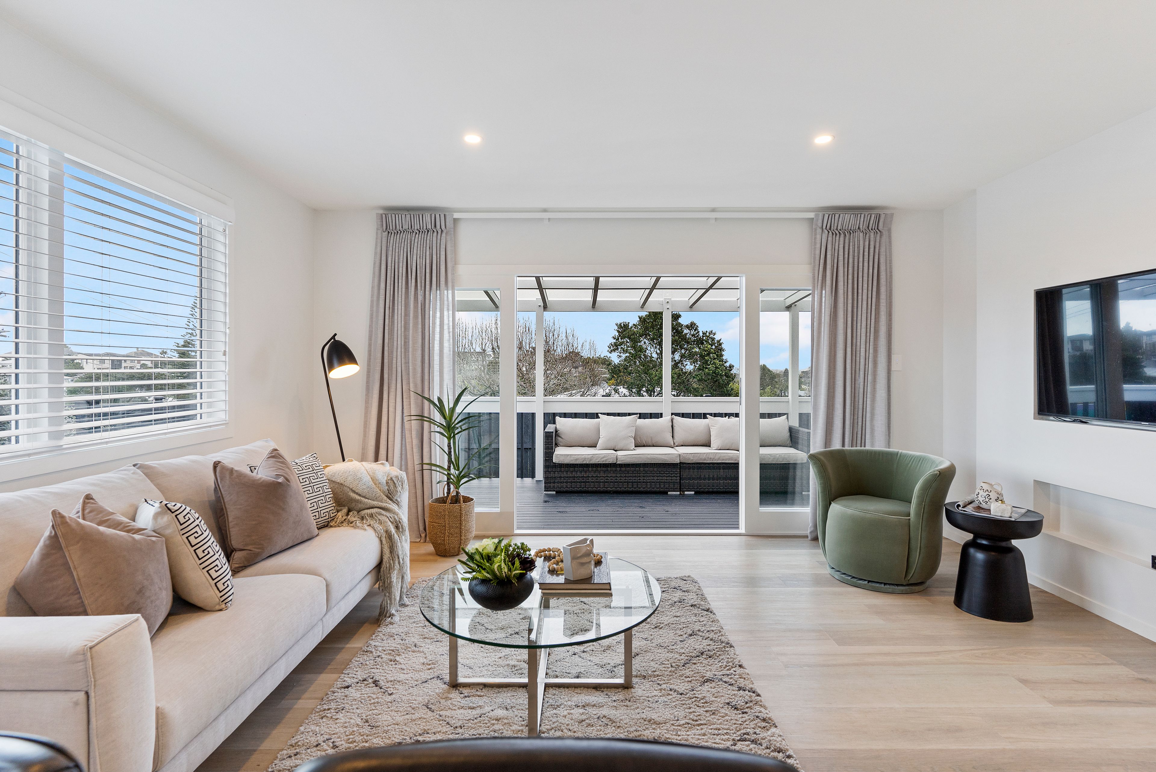 1/42 James Street, Glenfield, North Shore City