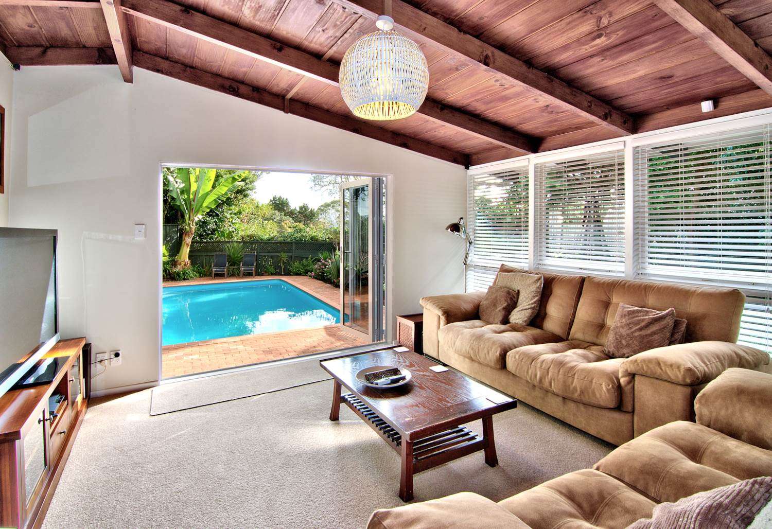 263B Titirangi Road photo 1