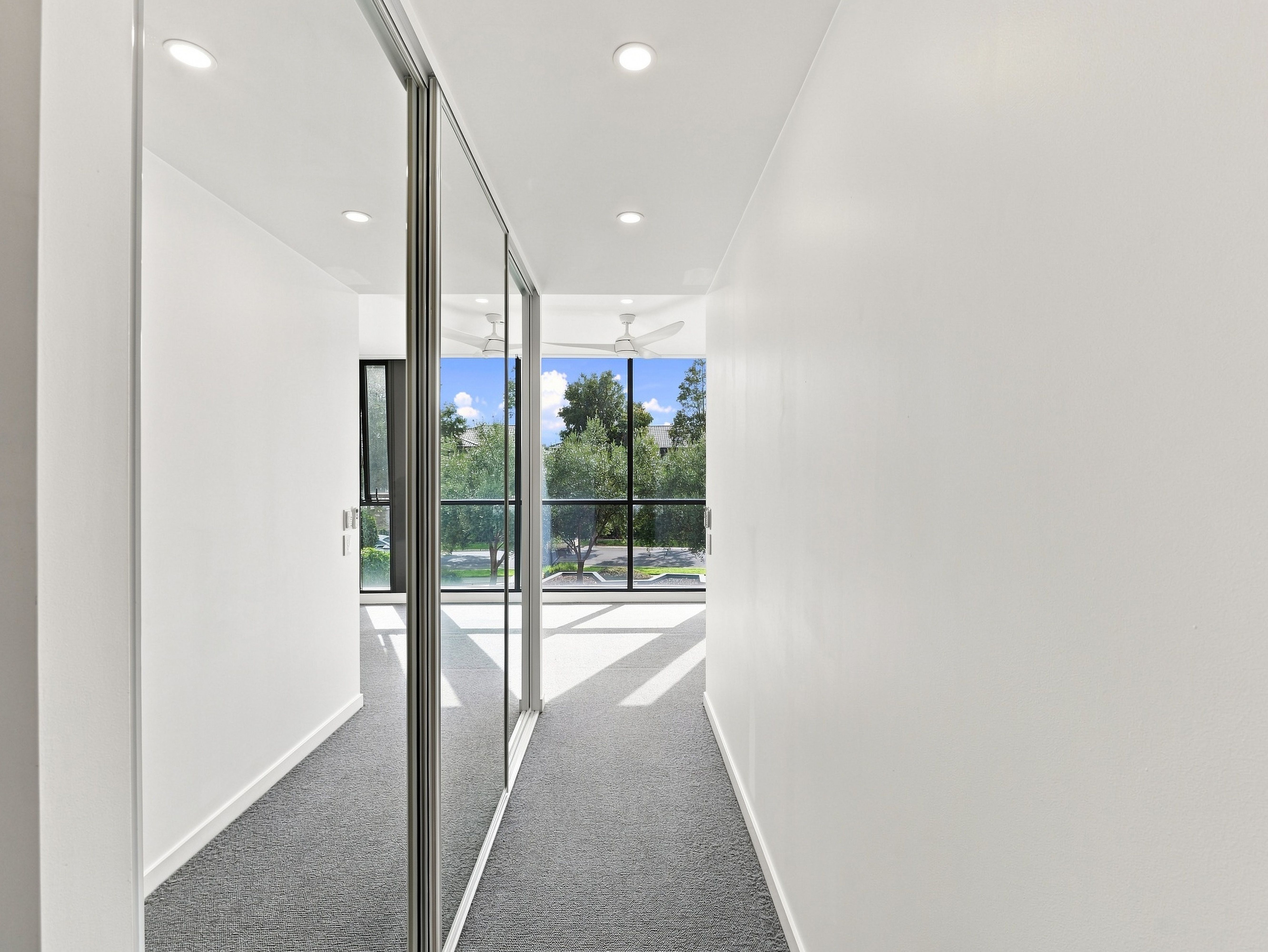124/33 Quay Boulevard — photo 10 of 23