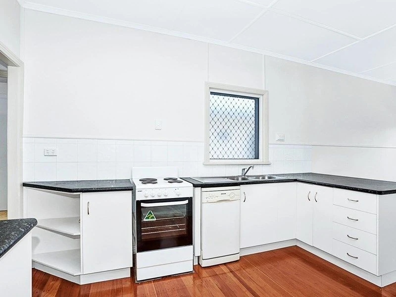 1/4 McKinley Street, North Ward, QLD 4810