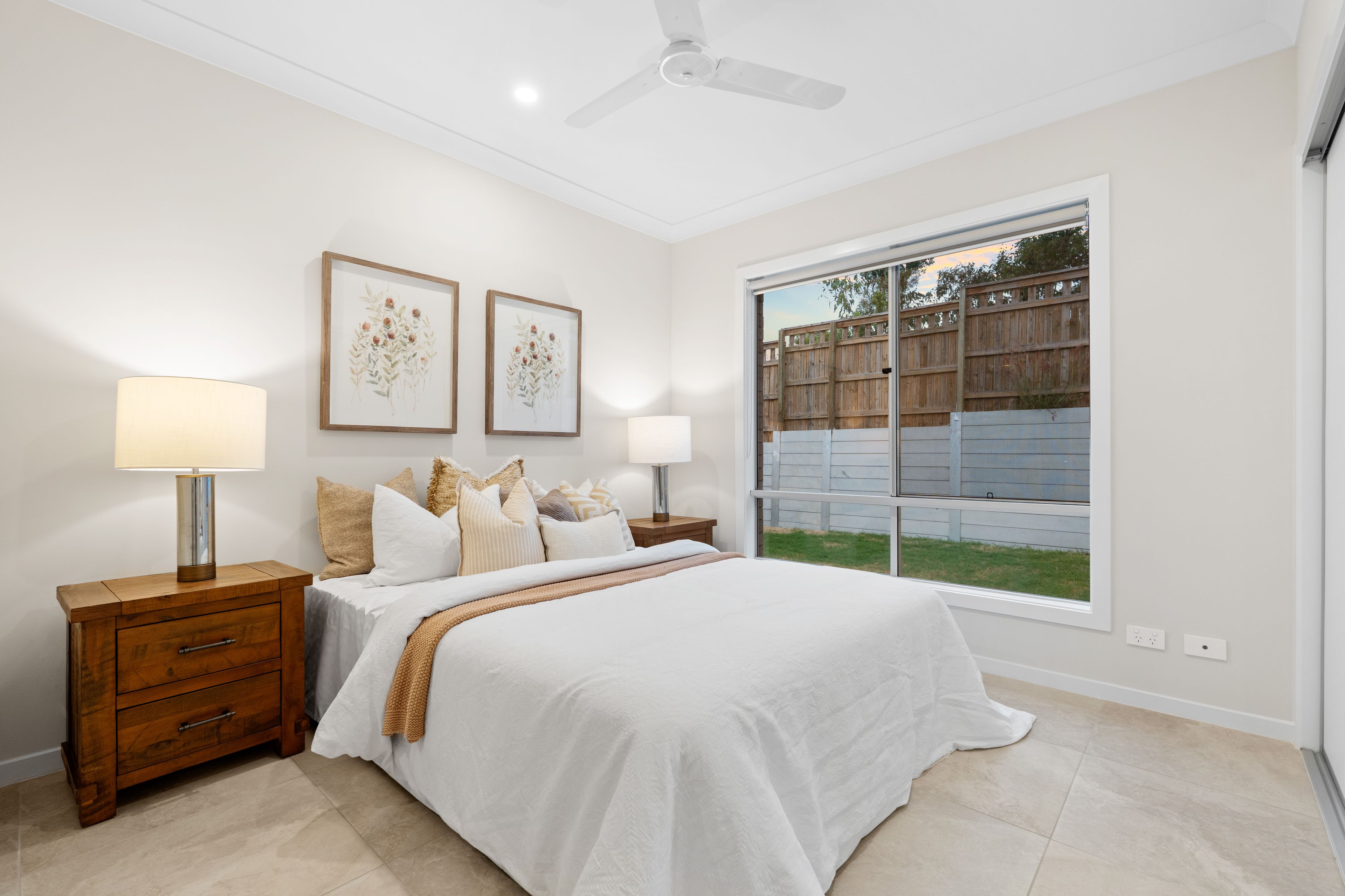 48 Suncrest Mews — photo 9 of 28