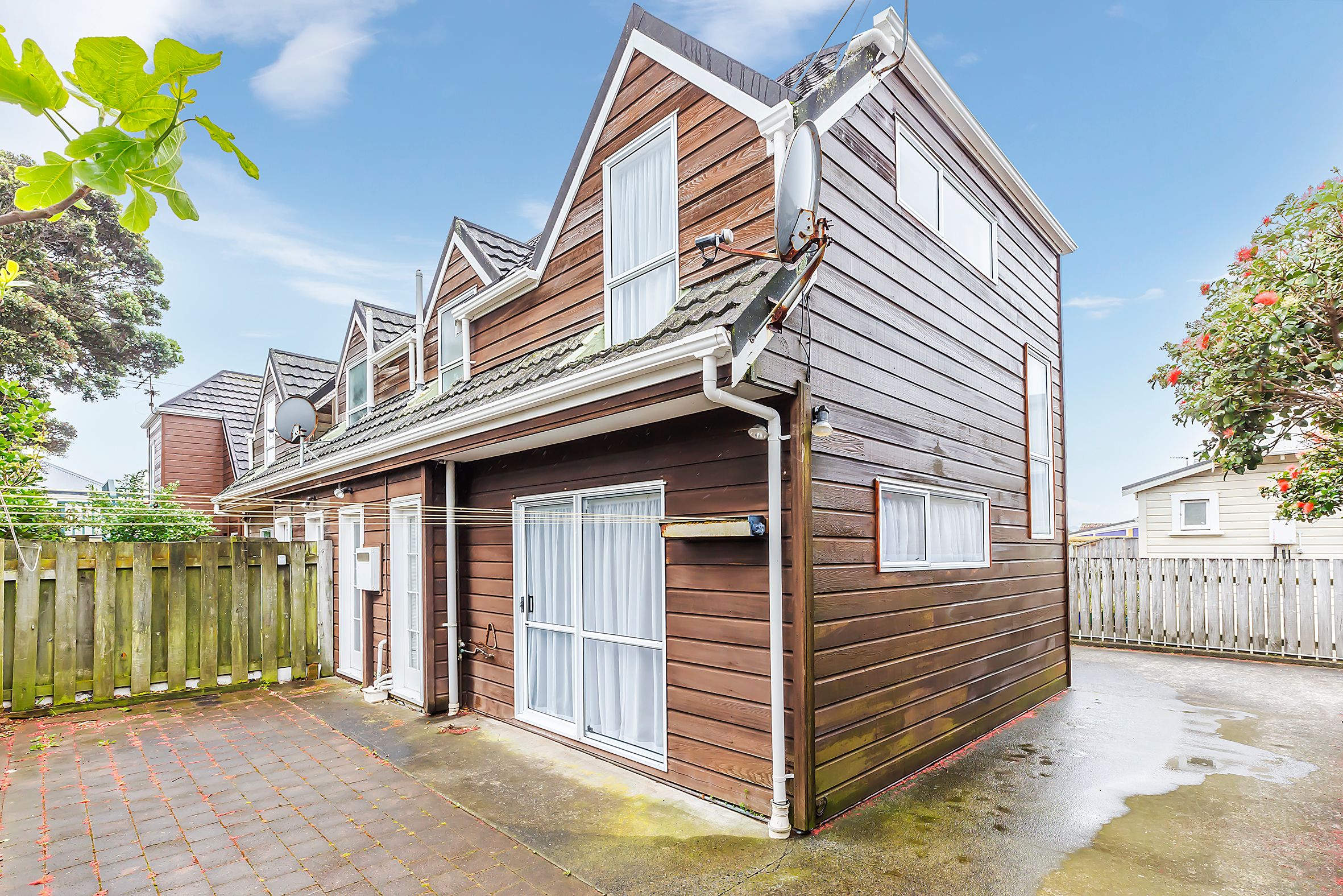 2/15 Apu Crescent, Lyall Bay, Wellington City