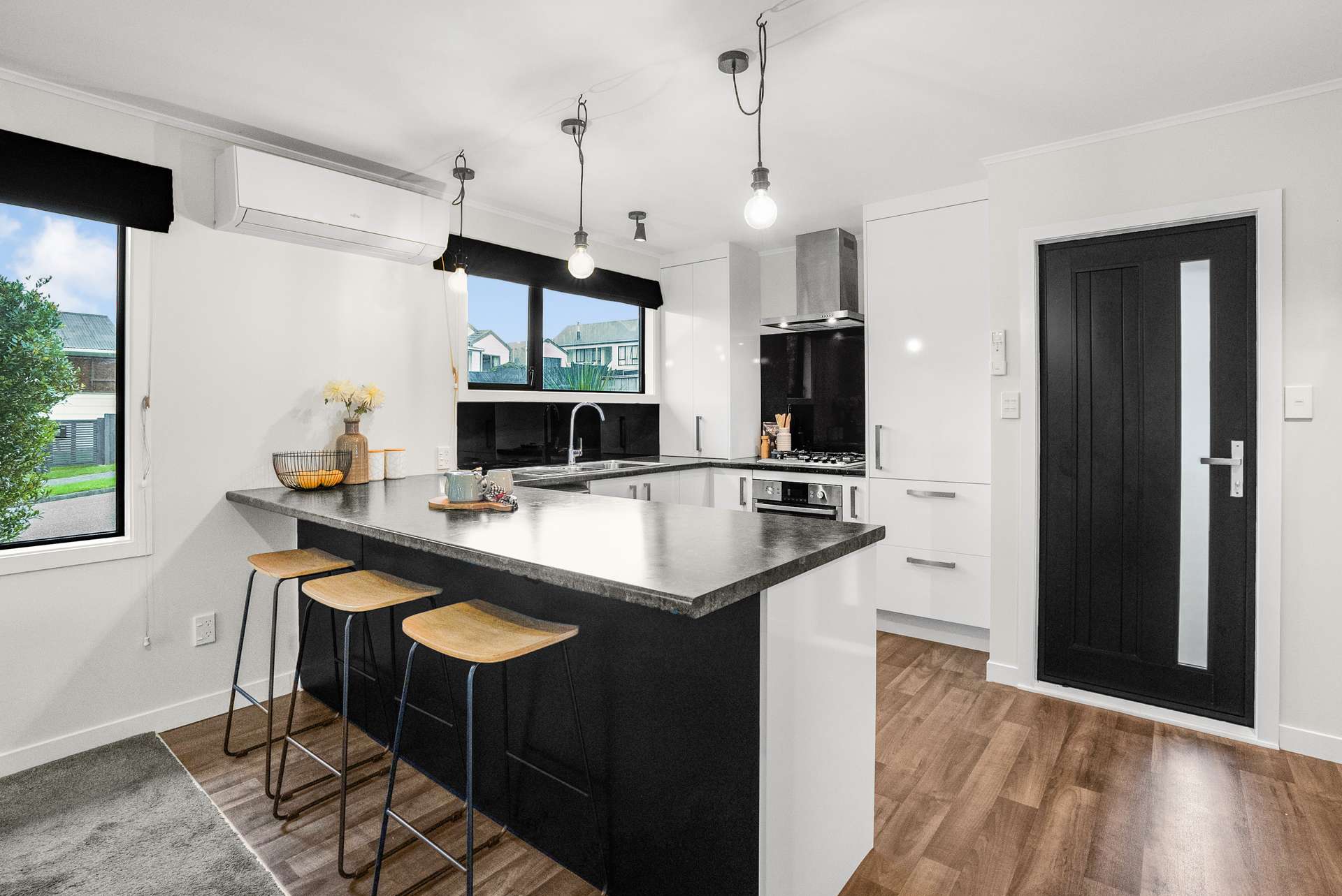 8 Drummond Crescent photo 4