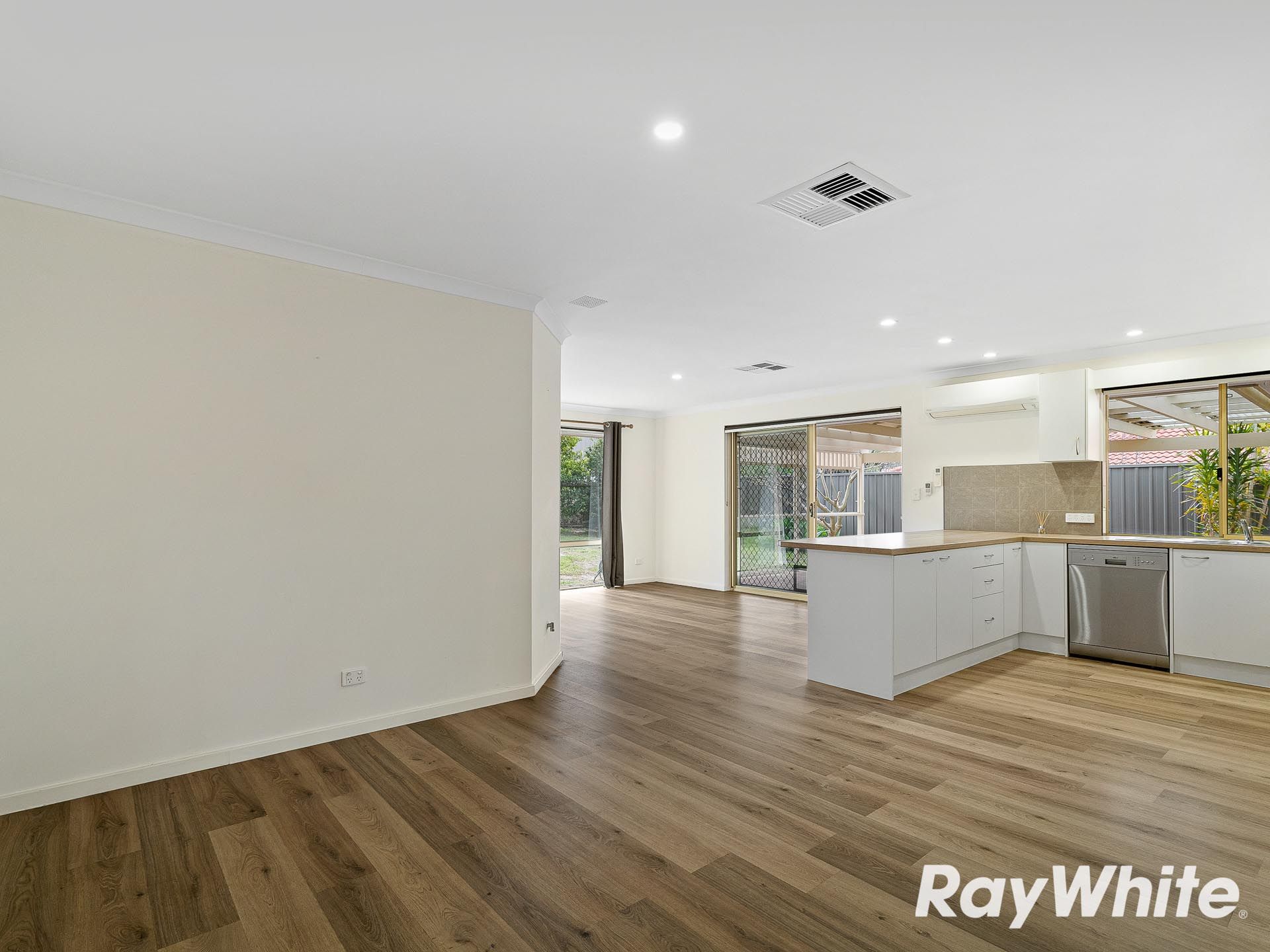 78 Nottingham Parkway — photo 4 of 14