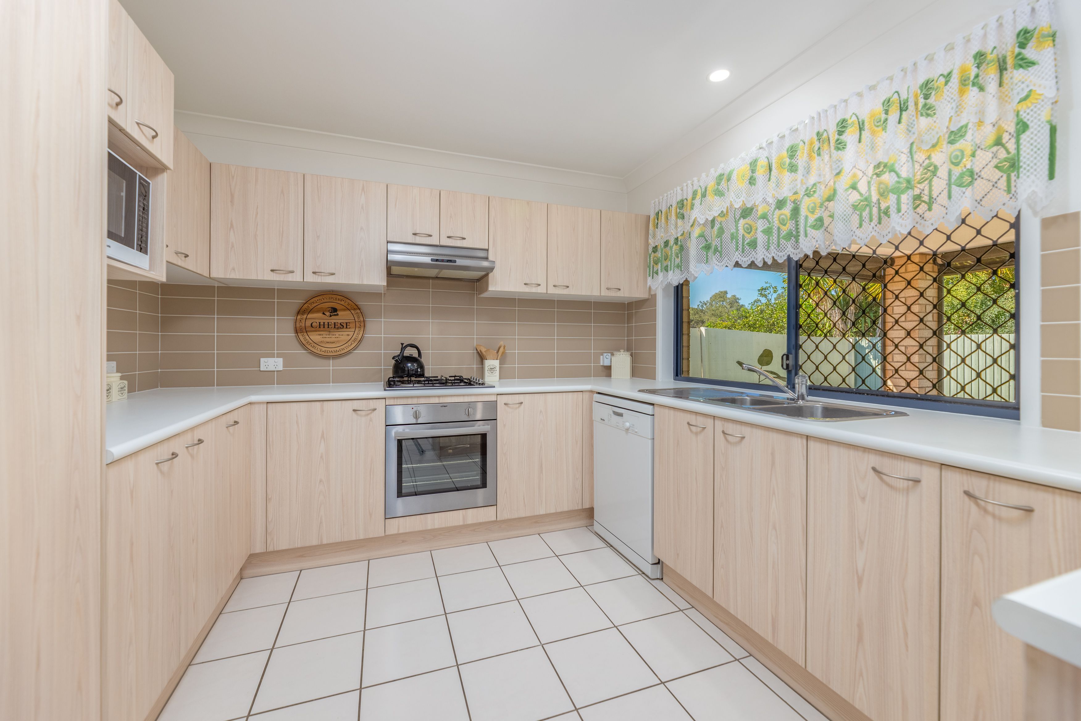 14 Violet Street — photo 3 of 25