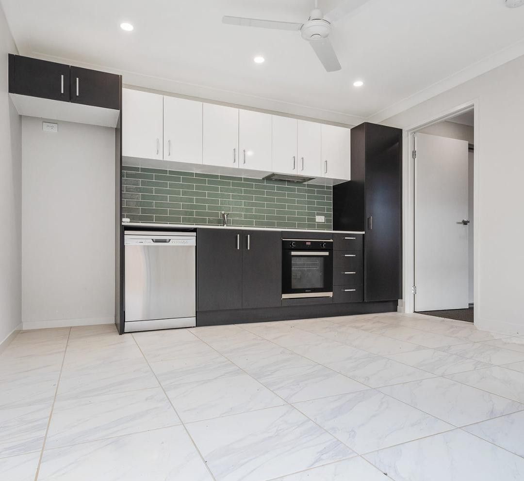 2/1 Silurian Lane, Kallangur, QLD 4503