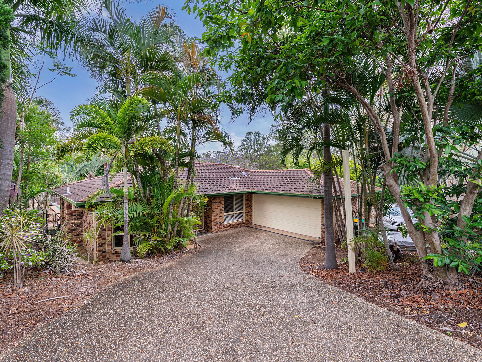 14 Gibson Place, Brookfield, QLD 4069