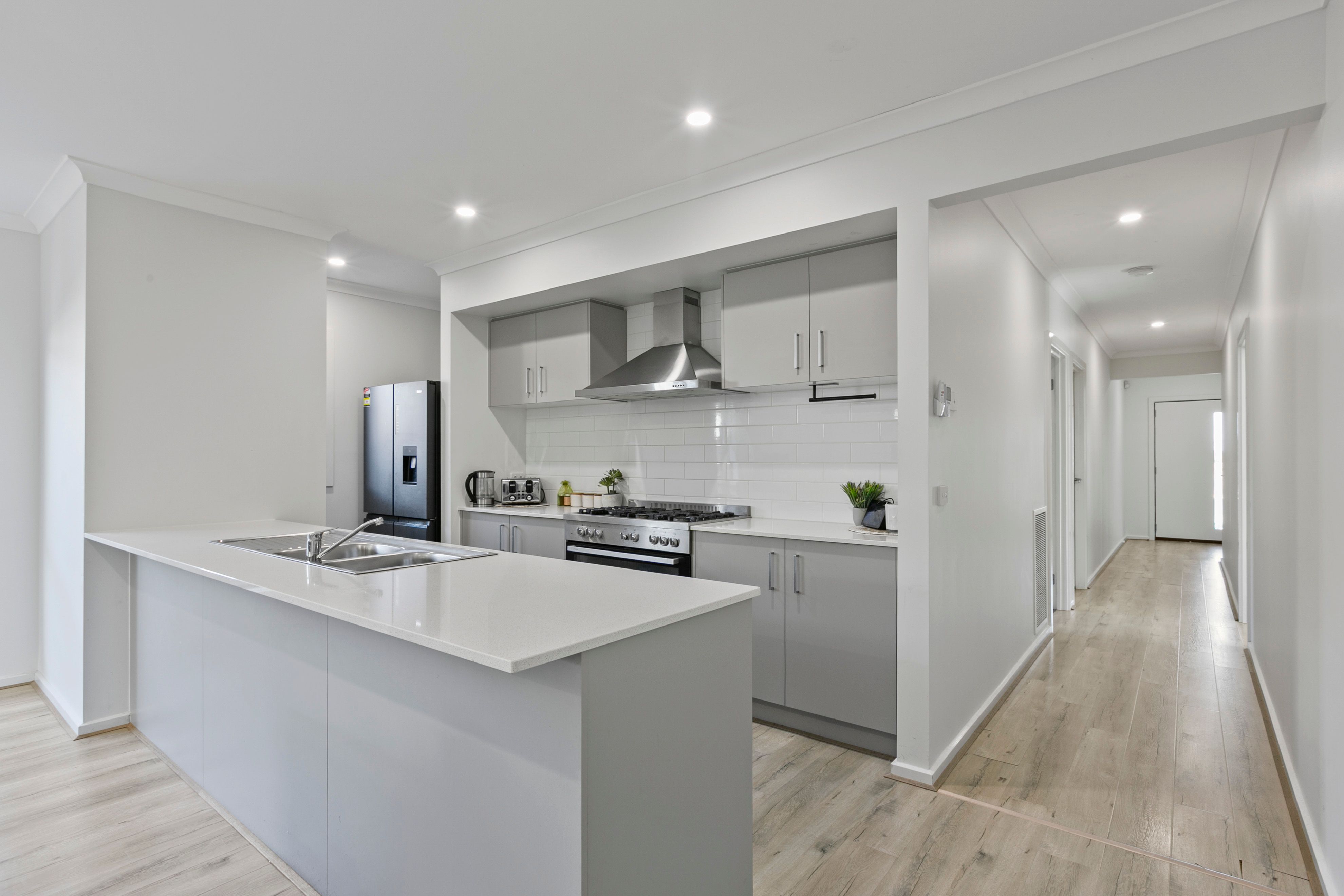 77 Kingdom Boulevard — photo 2 of 13