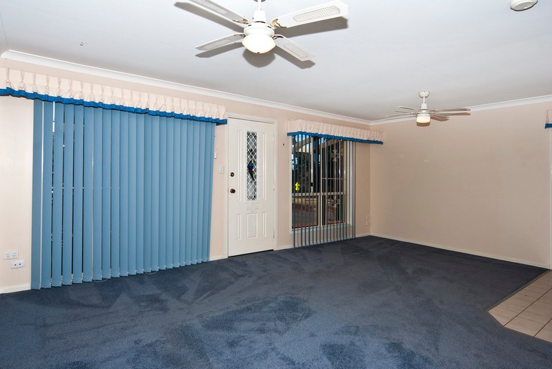 Unit 2/2 Brunckhorst Drive, Kearneys Spring, QLD 4350