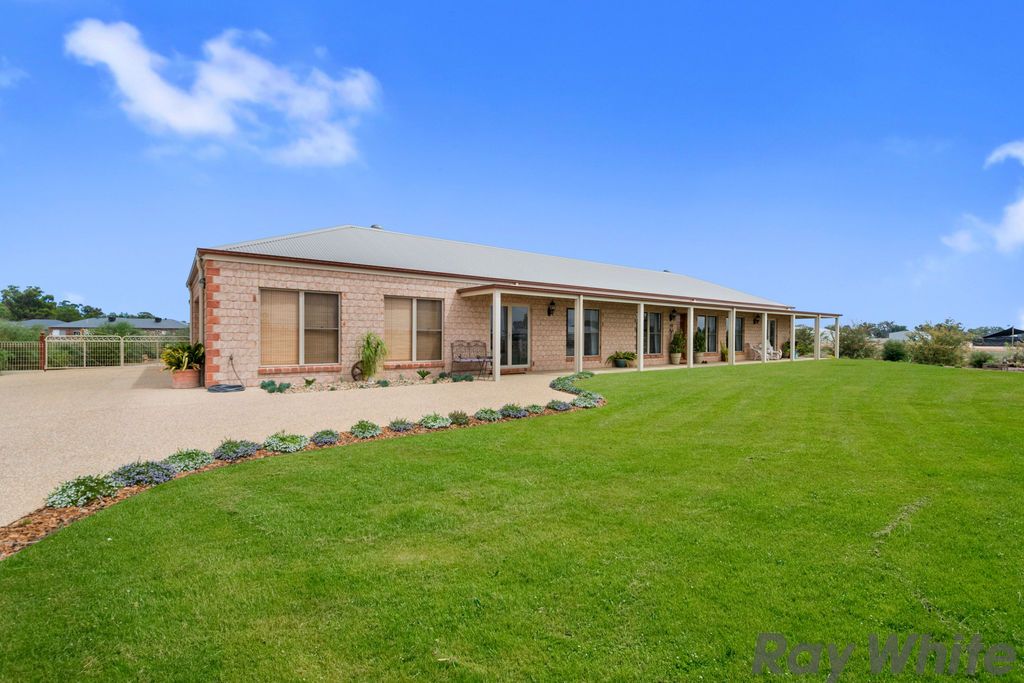 13 Kingfisher Drive