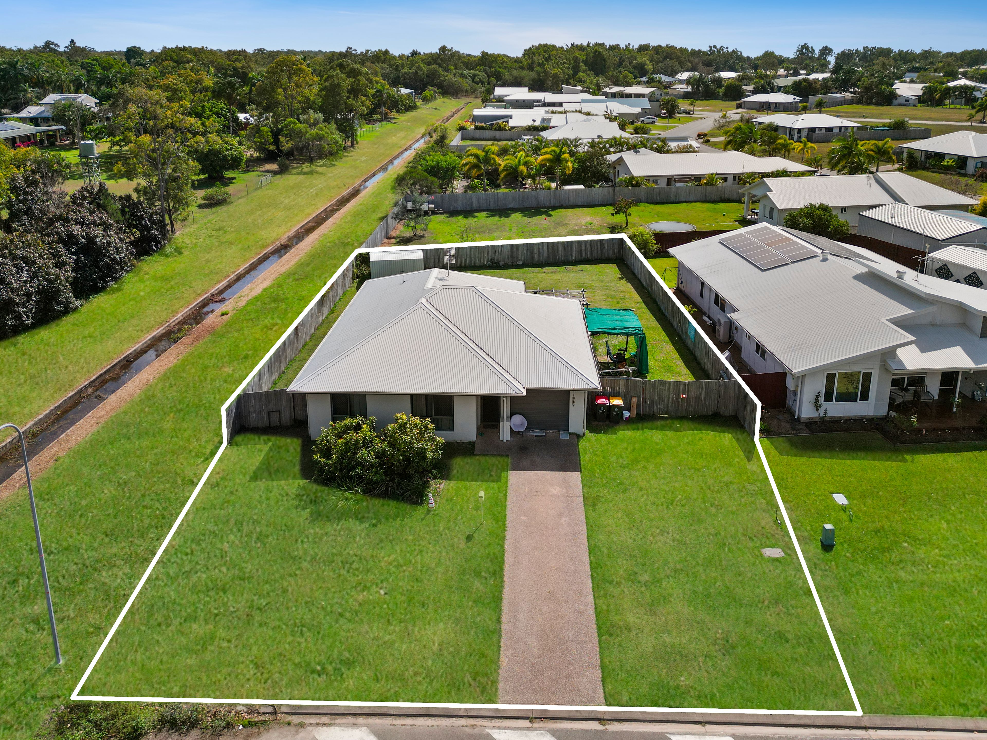 1/129 Mystic Avenue, Balgal Beach, QLD 4816