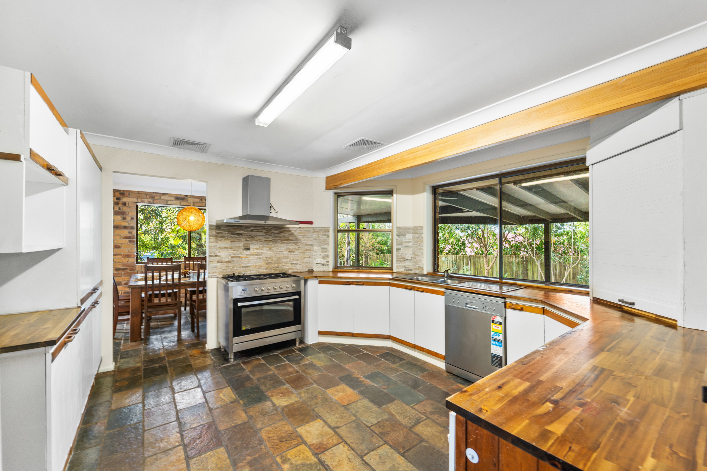 9 Saint Denis Court, Petrie, QLD 4502