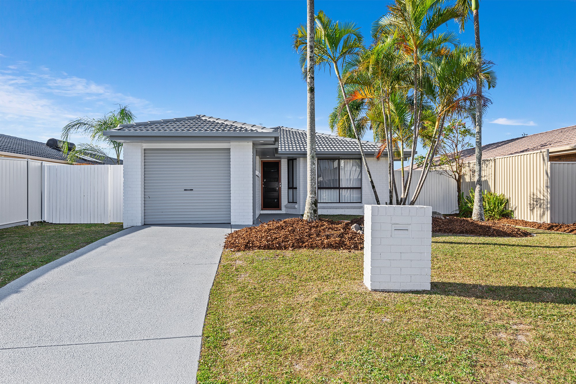 77 Southlake Drive, Varsity Lakes, QLD 4227