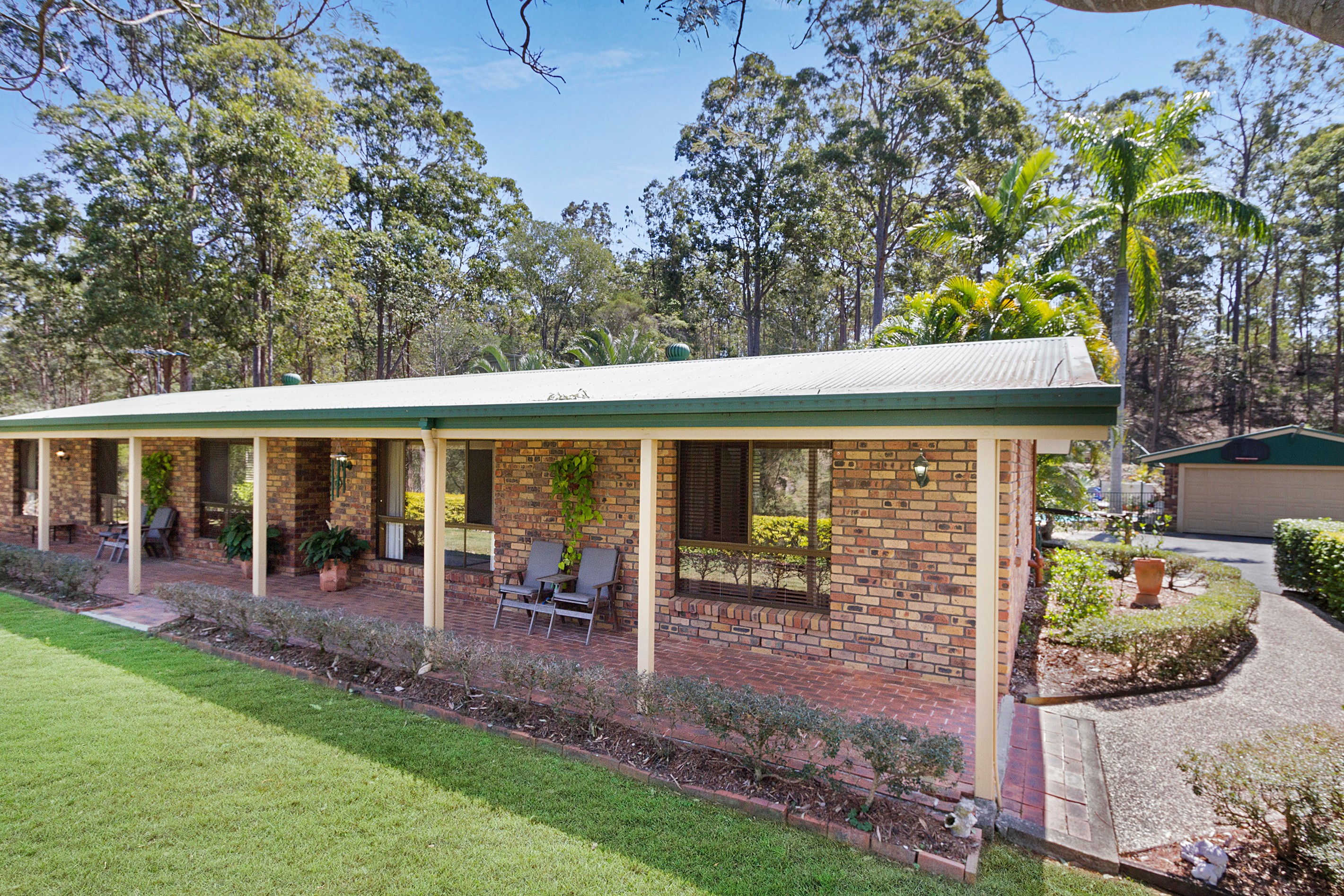 2 Milford Court, Eatons Hill, QLD 4037