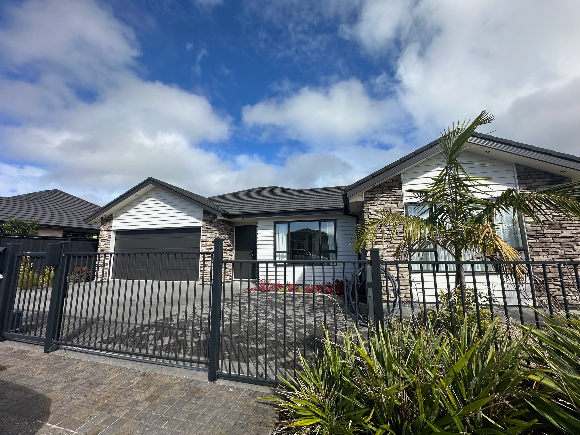 4 Houpuni Road, Milldale, Rodney