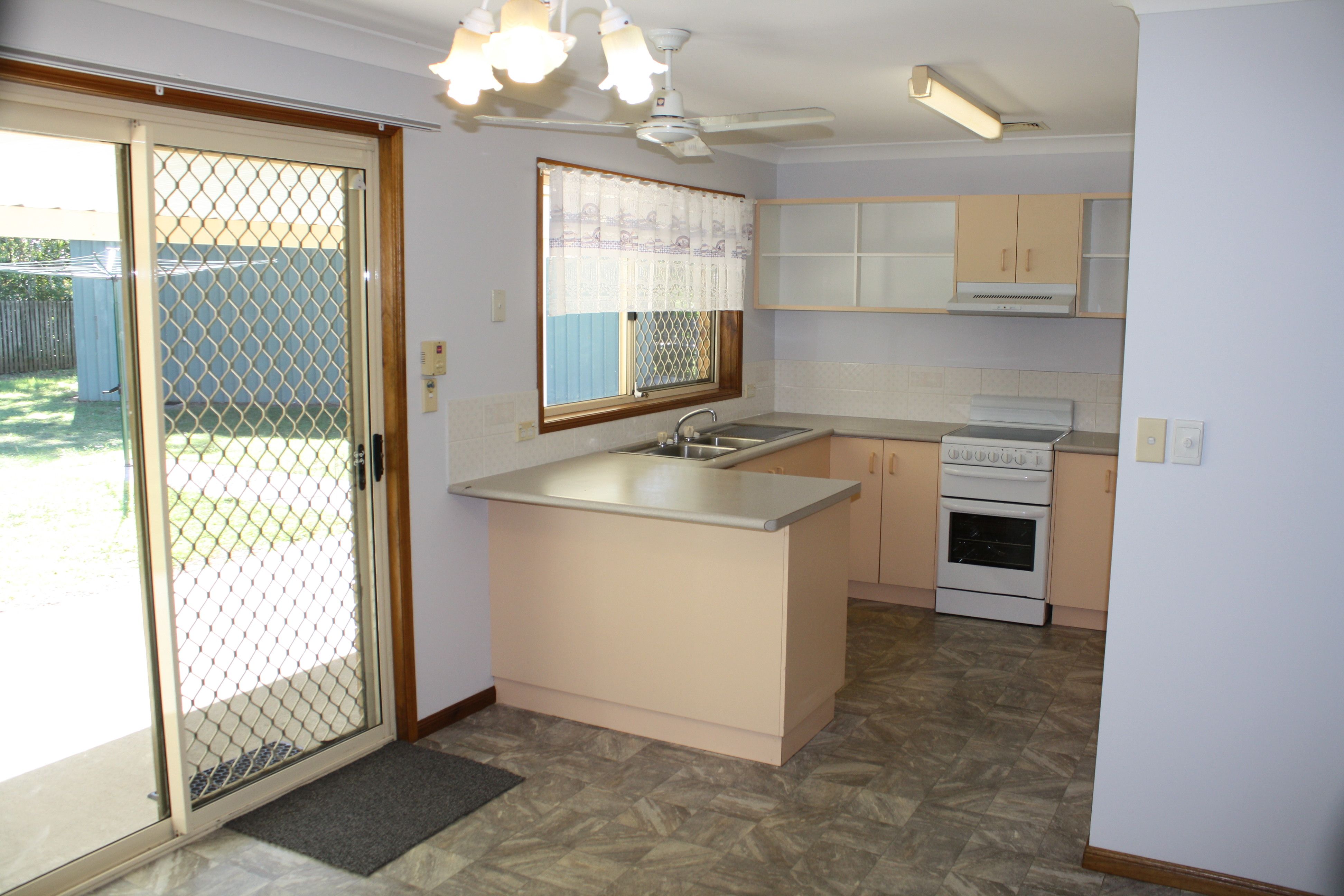 9 Diamond, Point Vernon, QLD 4655