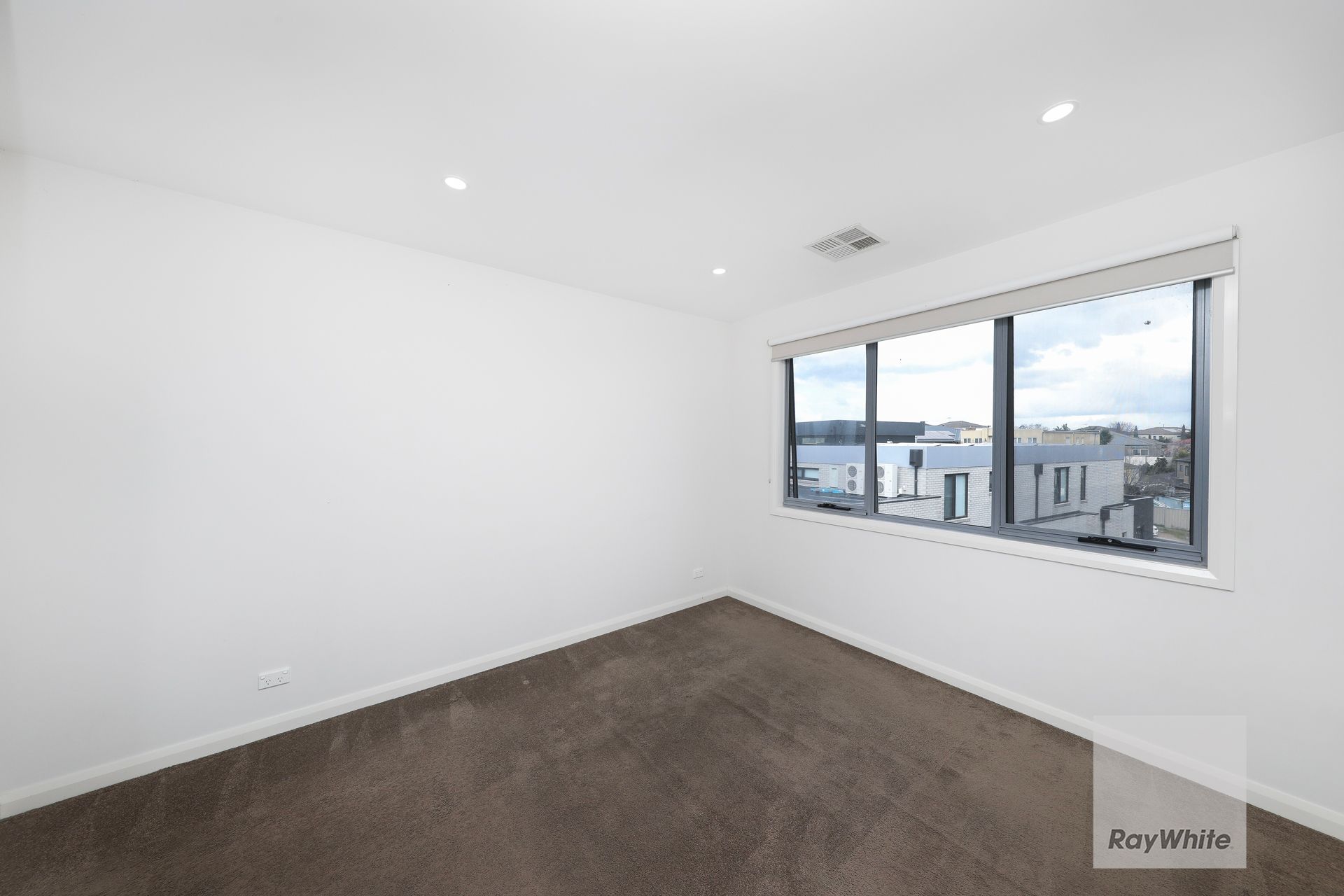 3/44 Trumpington Terrace — photo 8 of 14