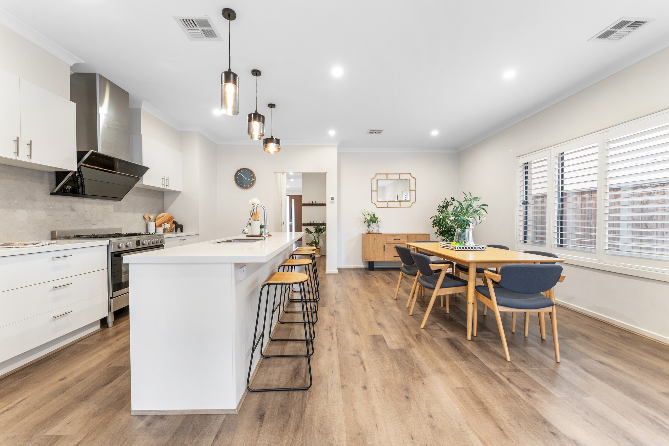 8 Elphinstone Way, Wantirna South, VIC 3152