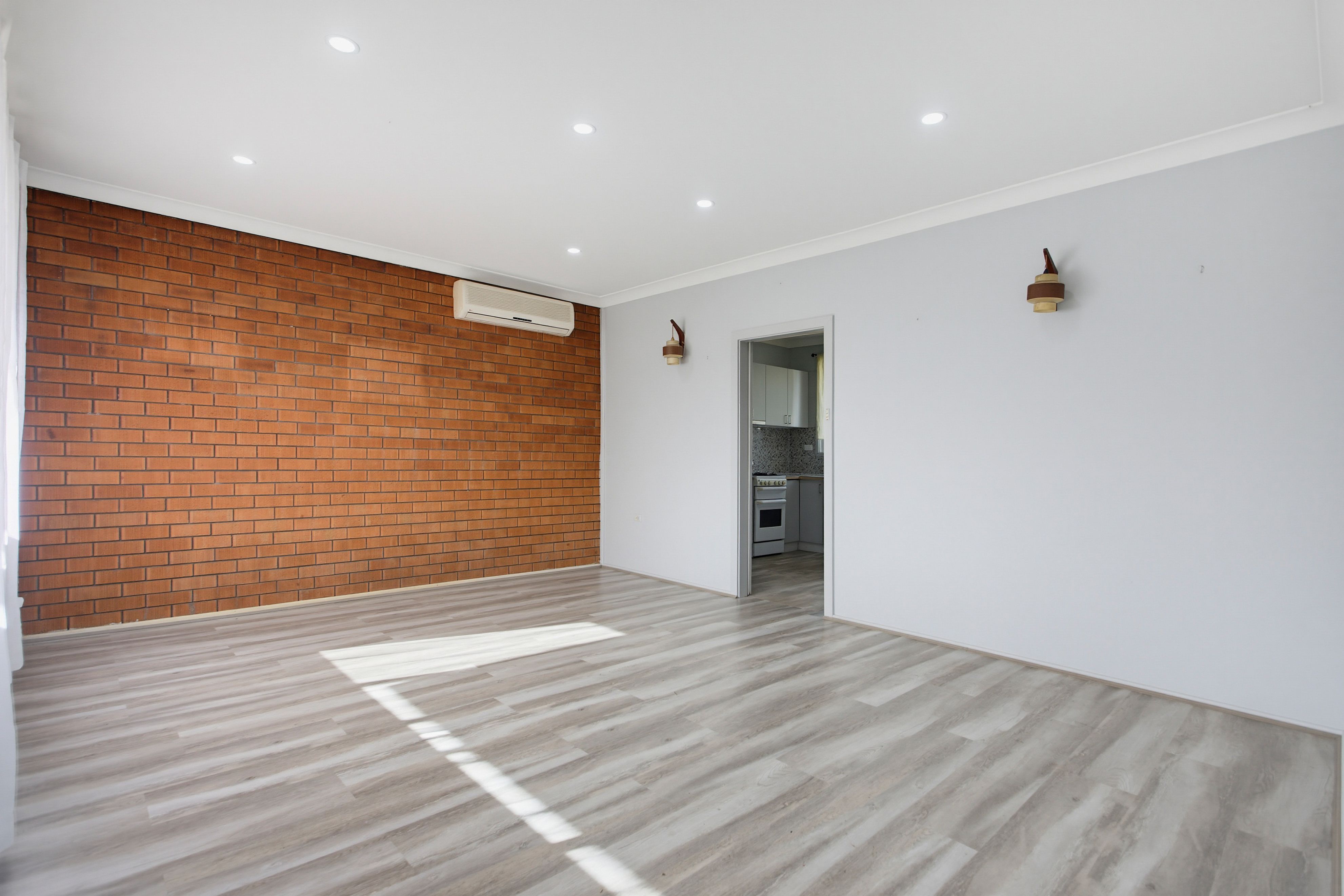 13 Madden Street, Oak Flats, NSW 2529