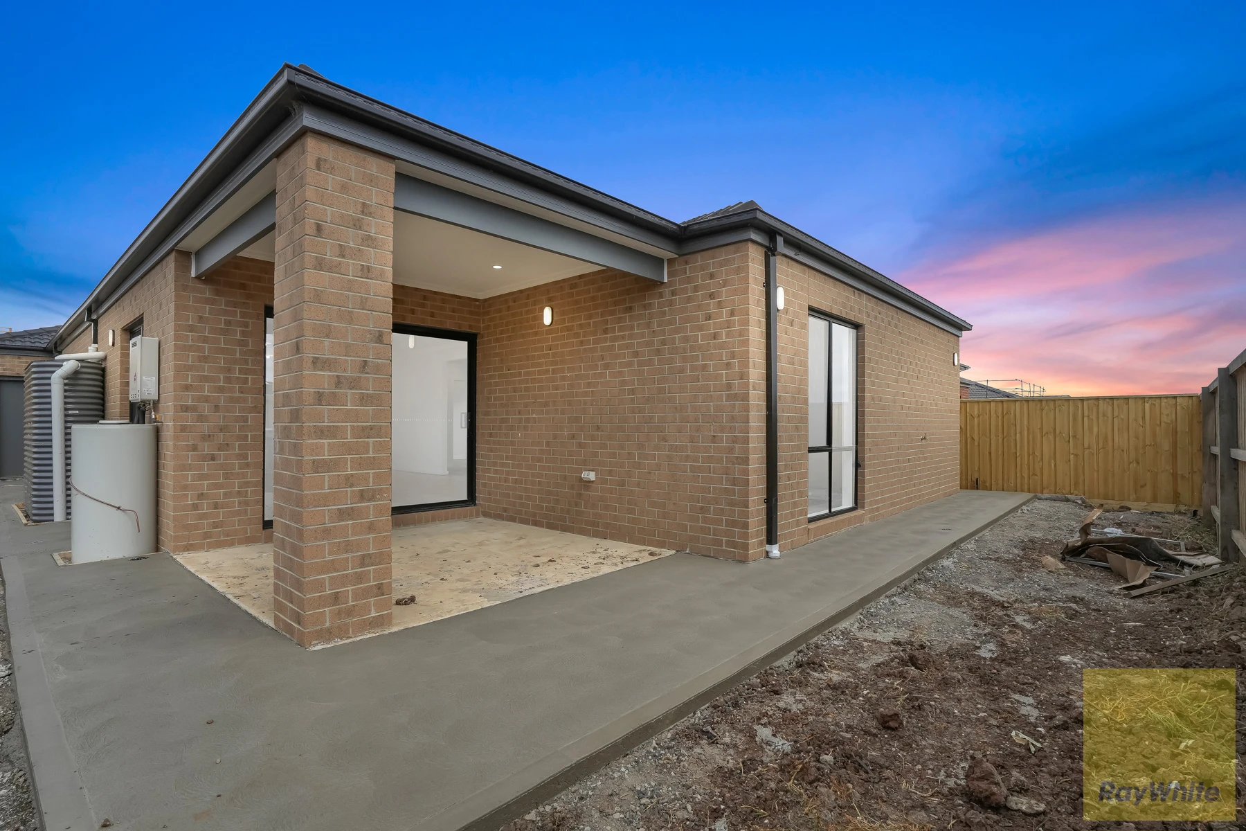 37 Verona Crescent, FRASER RISE, VIC 3336