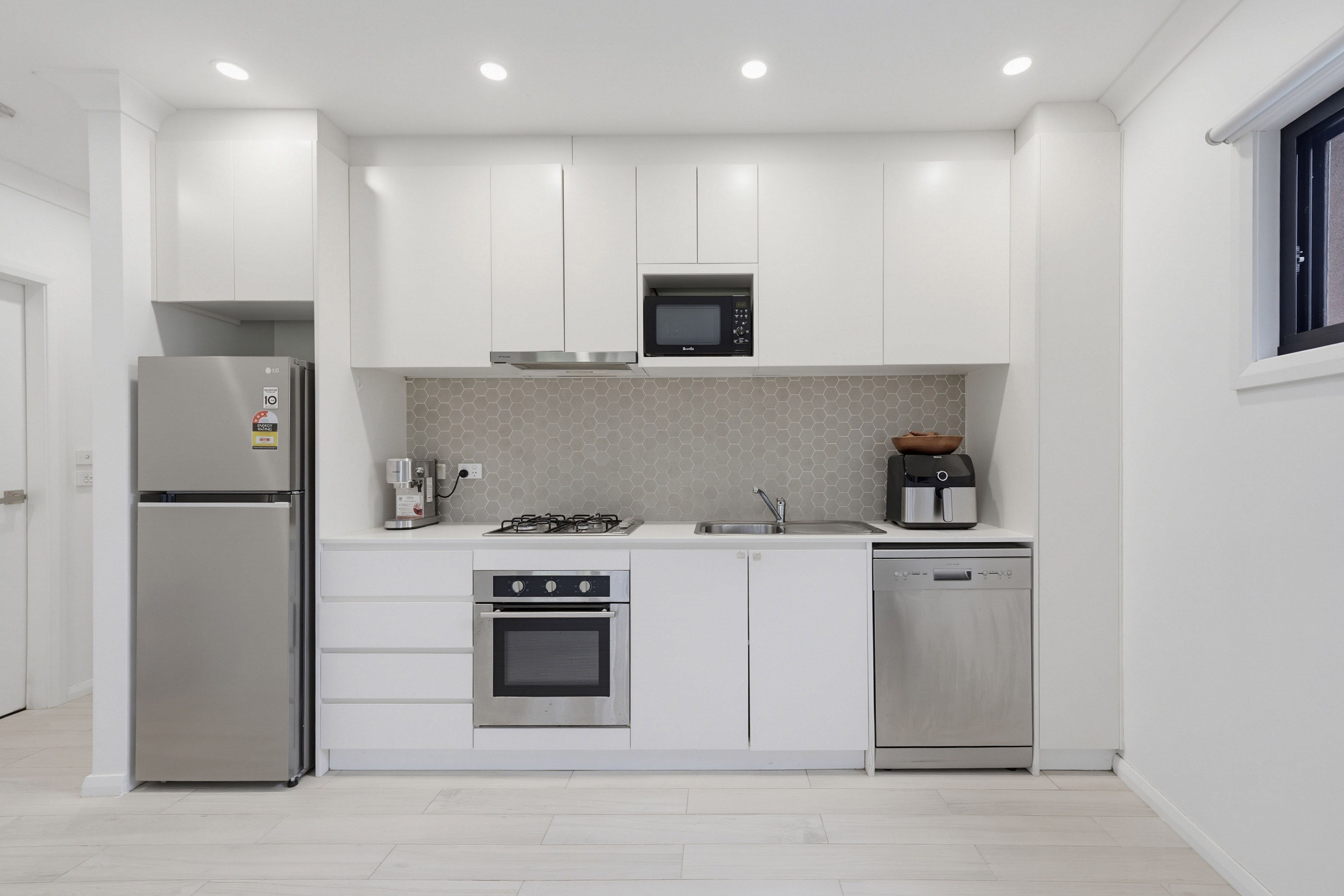 44 Trelawney Street — photo 12 of 15