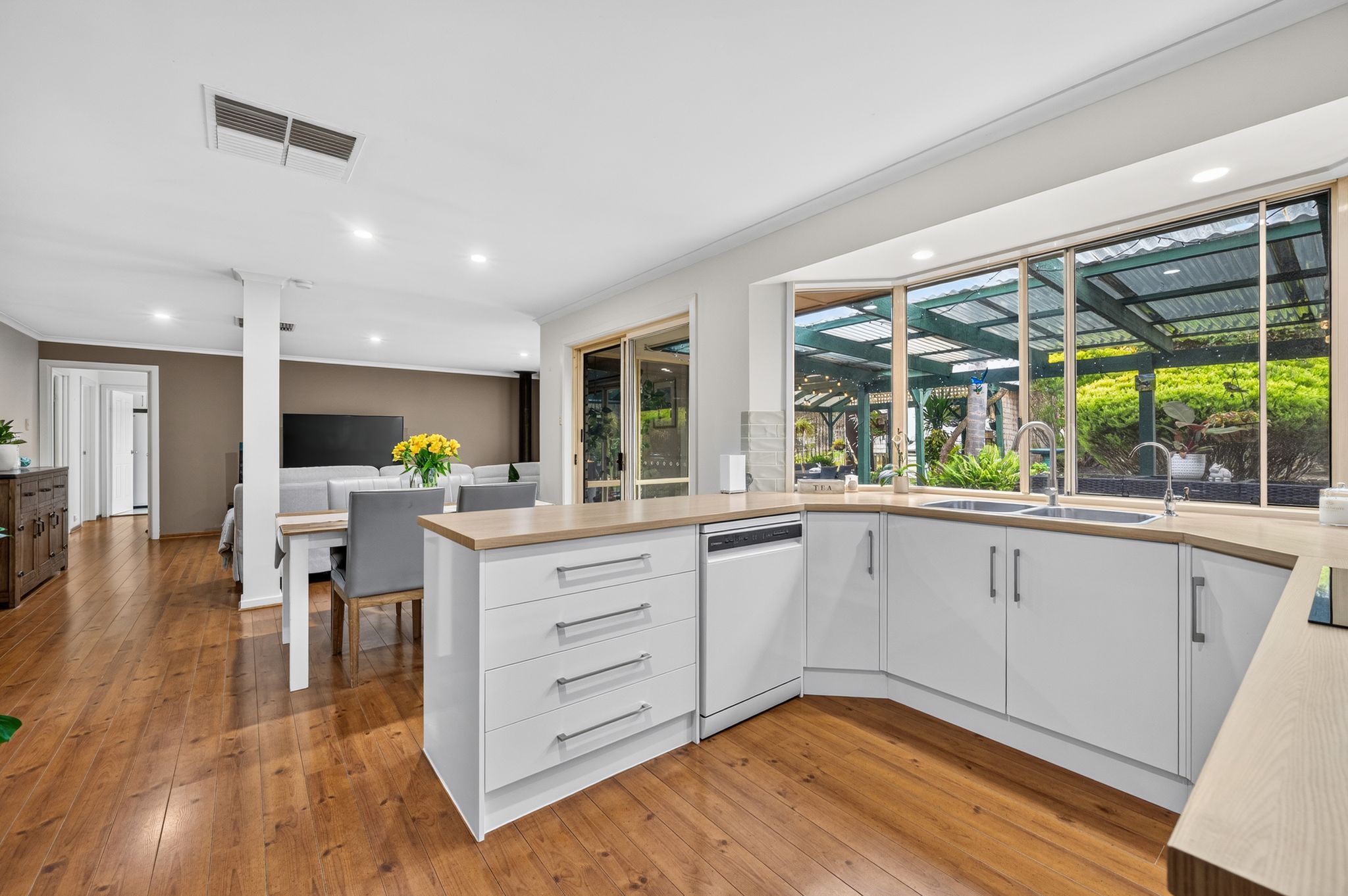 8 Rounsevell Road — photo 10 of 15