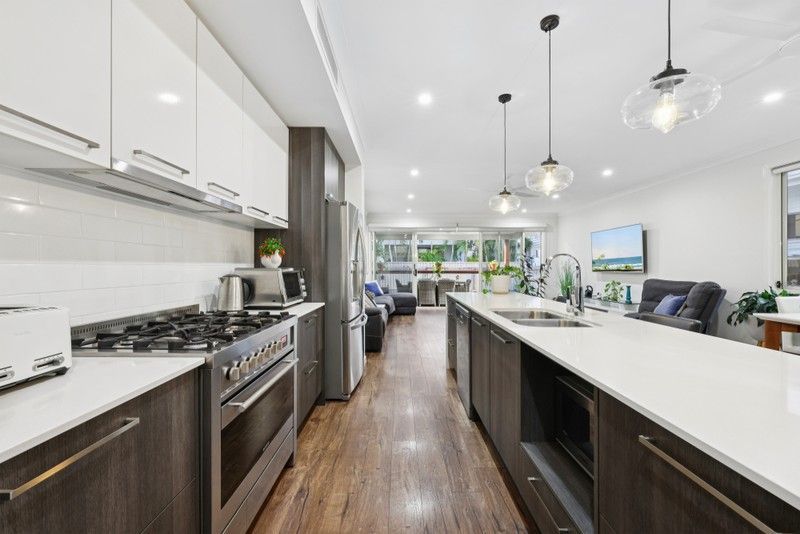 2/27 Cawthray Street, Biggera Waters, QLD 4216