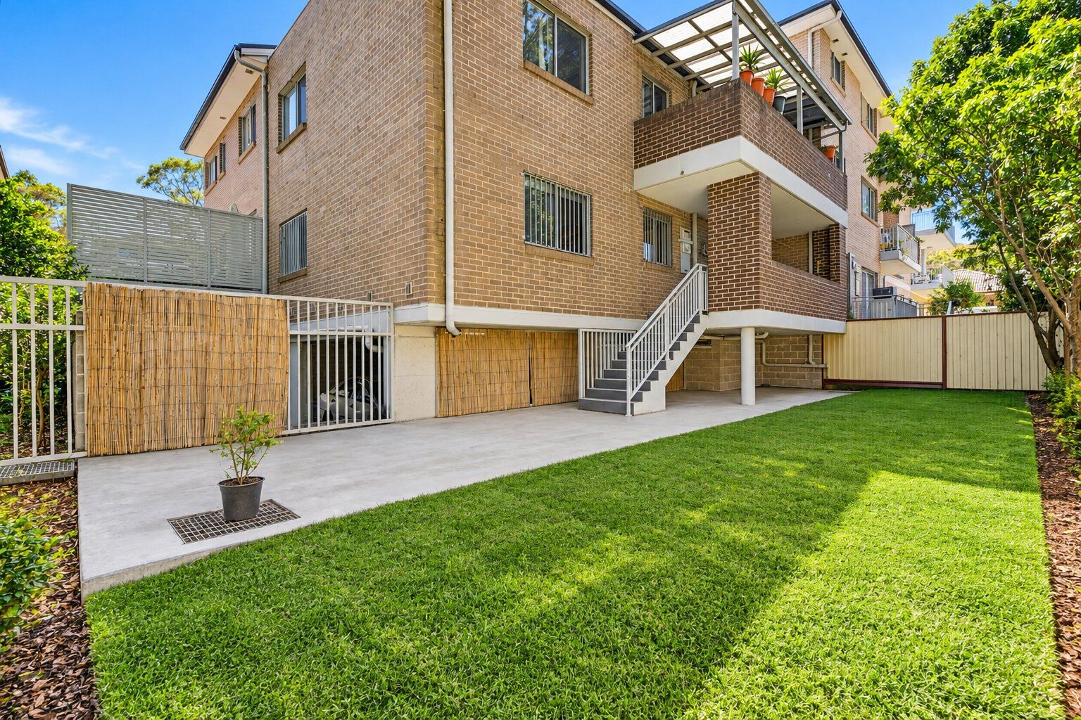 2/61-65 Cairds Avenue — photo from Ray White Bankstown