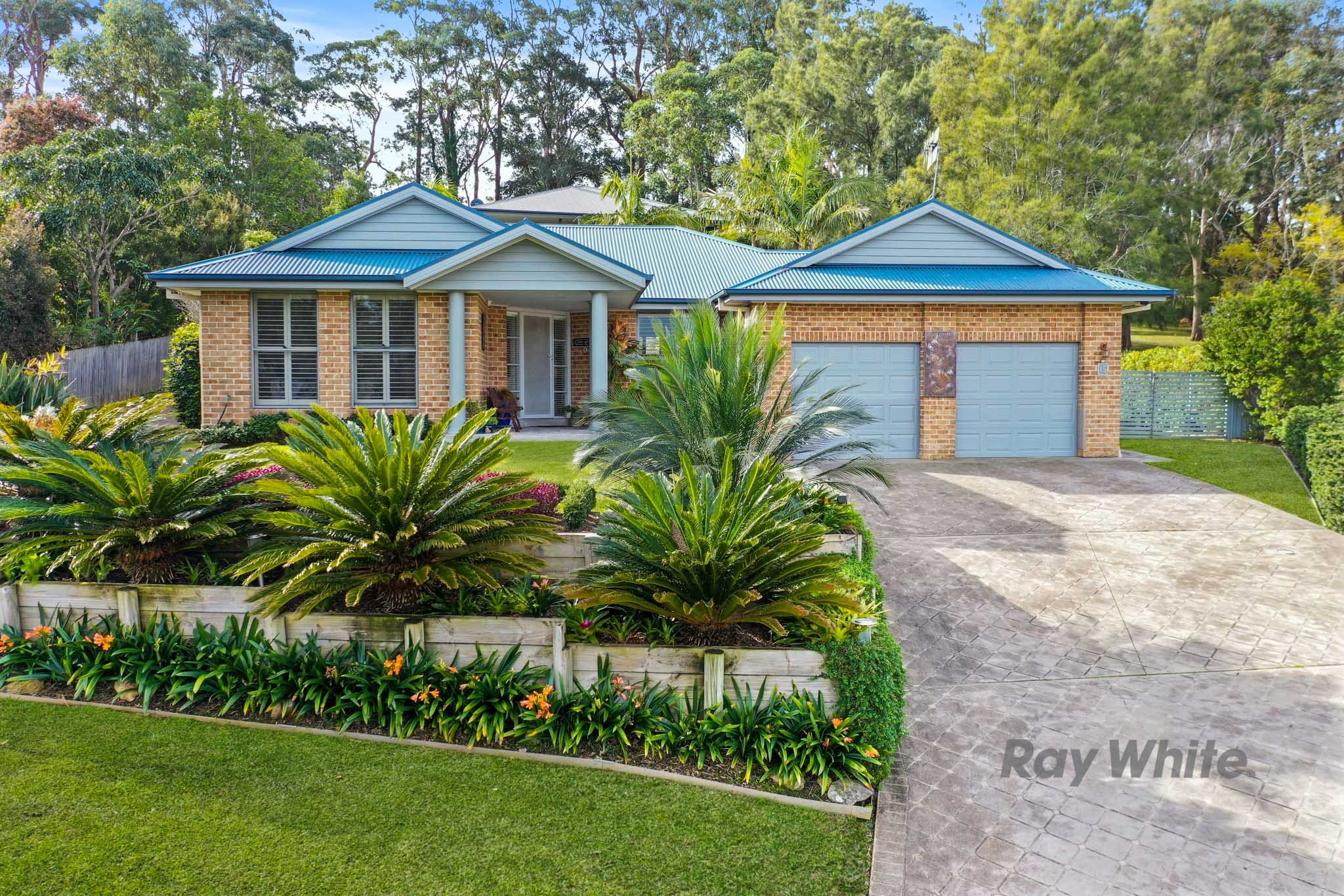 15 Huntingdale Drive, Mollymook, NSW 2539