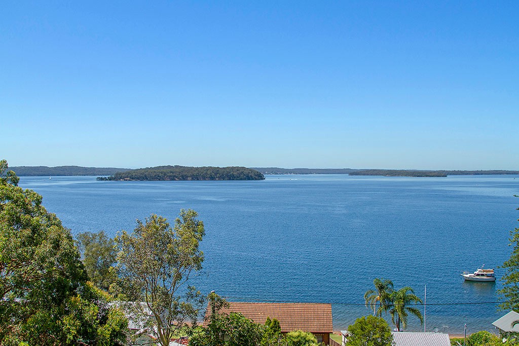 69 Beach Road, Wangi Wangi, NSW 2267