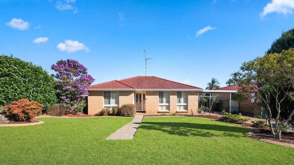 30 Lorenzo Crescent, Rosemeadow NSW 2560