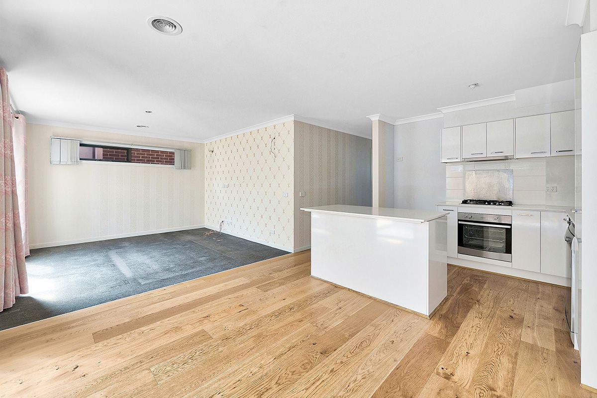 31/17 Golden Elm Way, Lyndhurst, VIC 3975