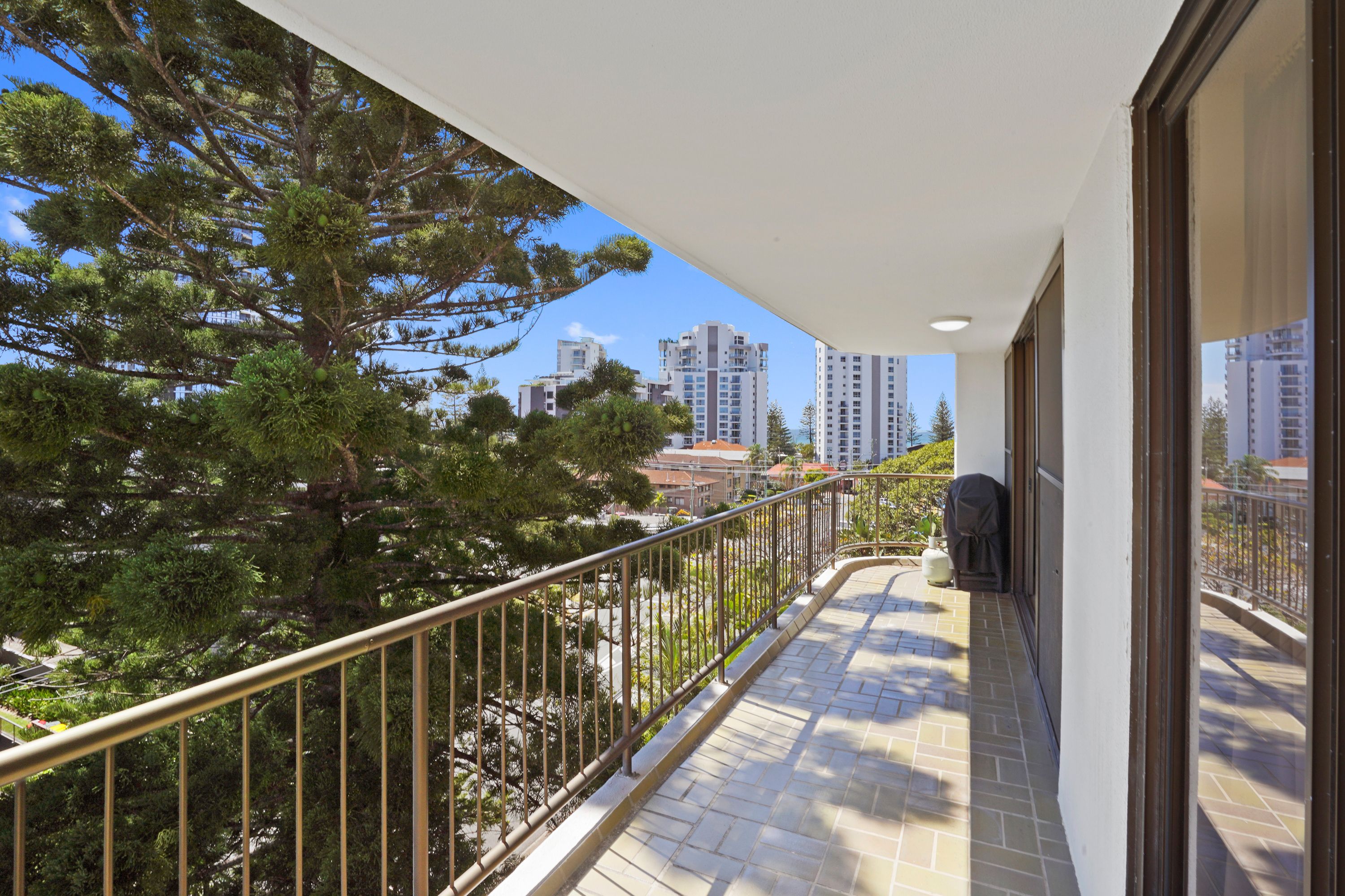 18/22 Armrick Avenue, Broadbeach, QLD 4218