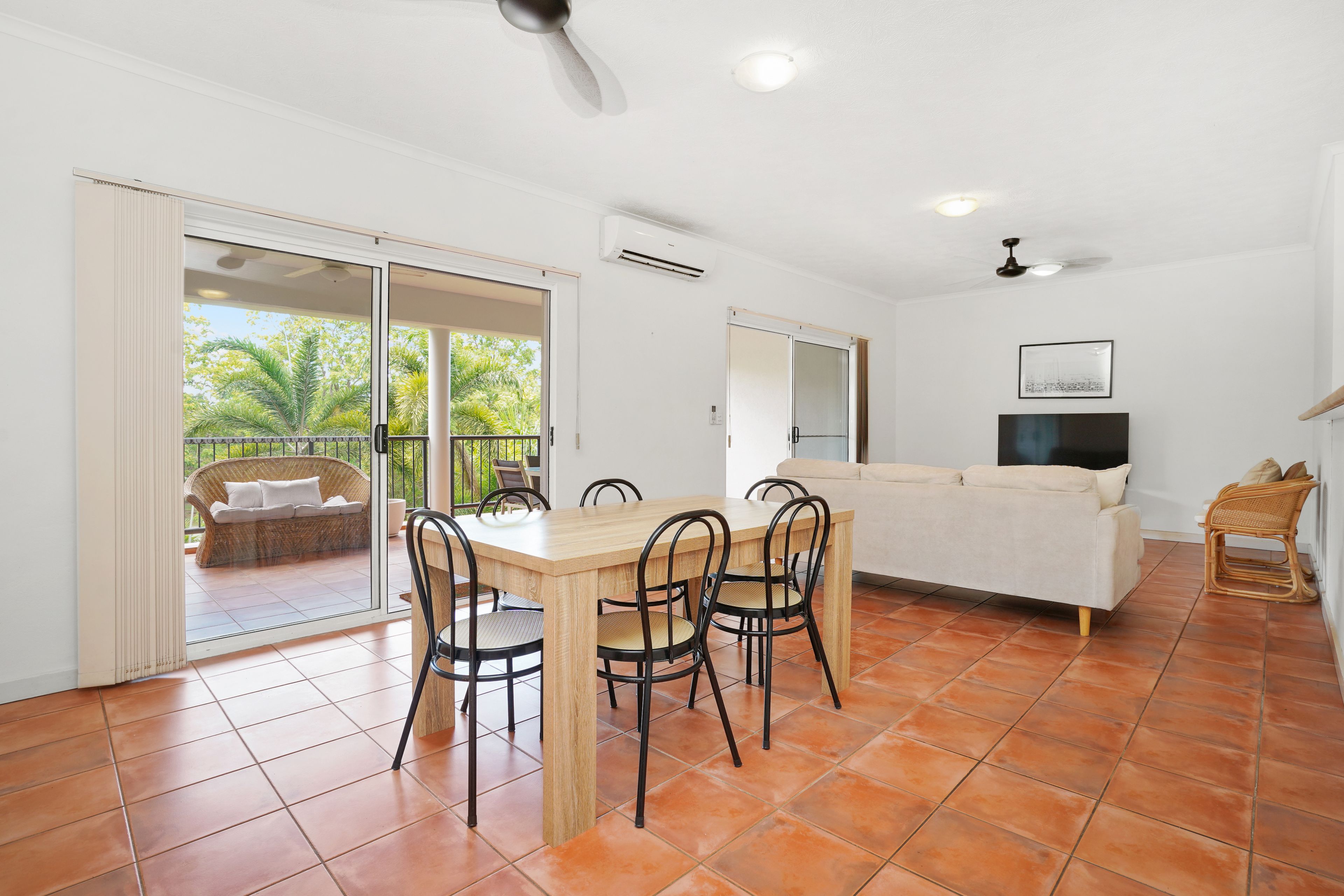 7/2 Poinciana Street — photo 3 of 15