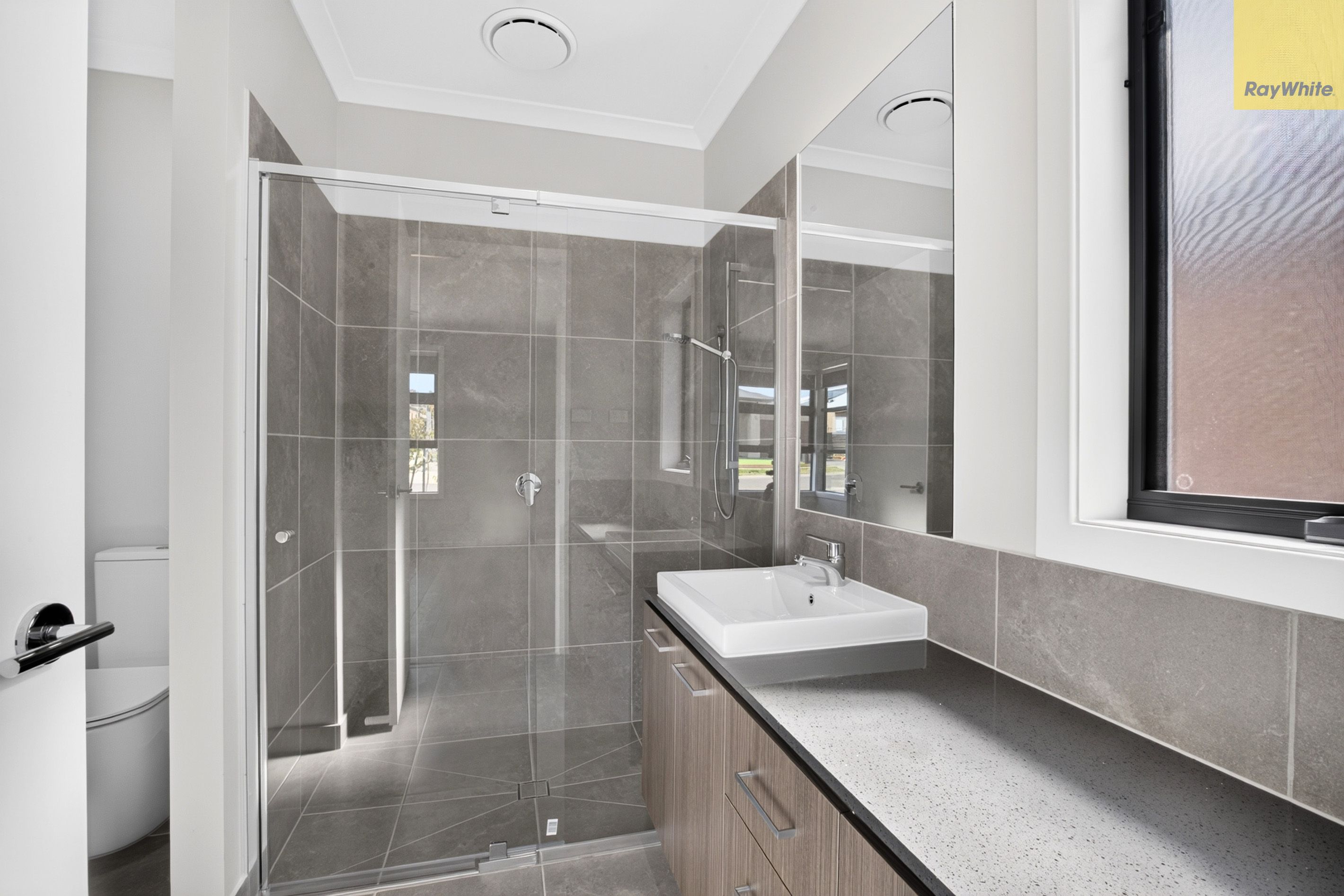 18 Armstrong Rise — photo 7 of 11