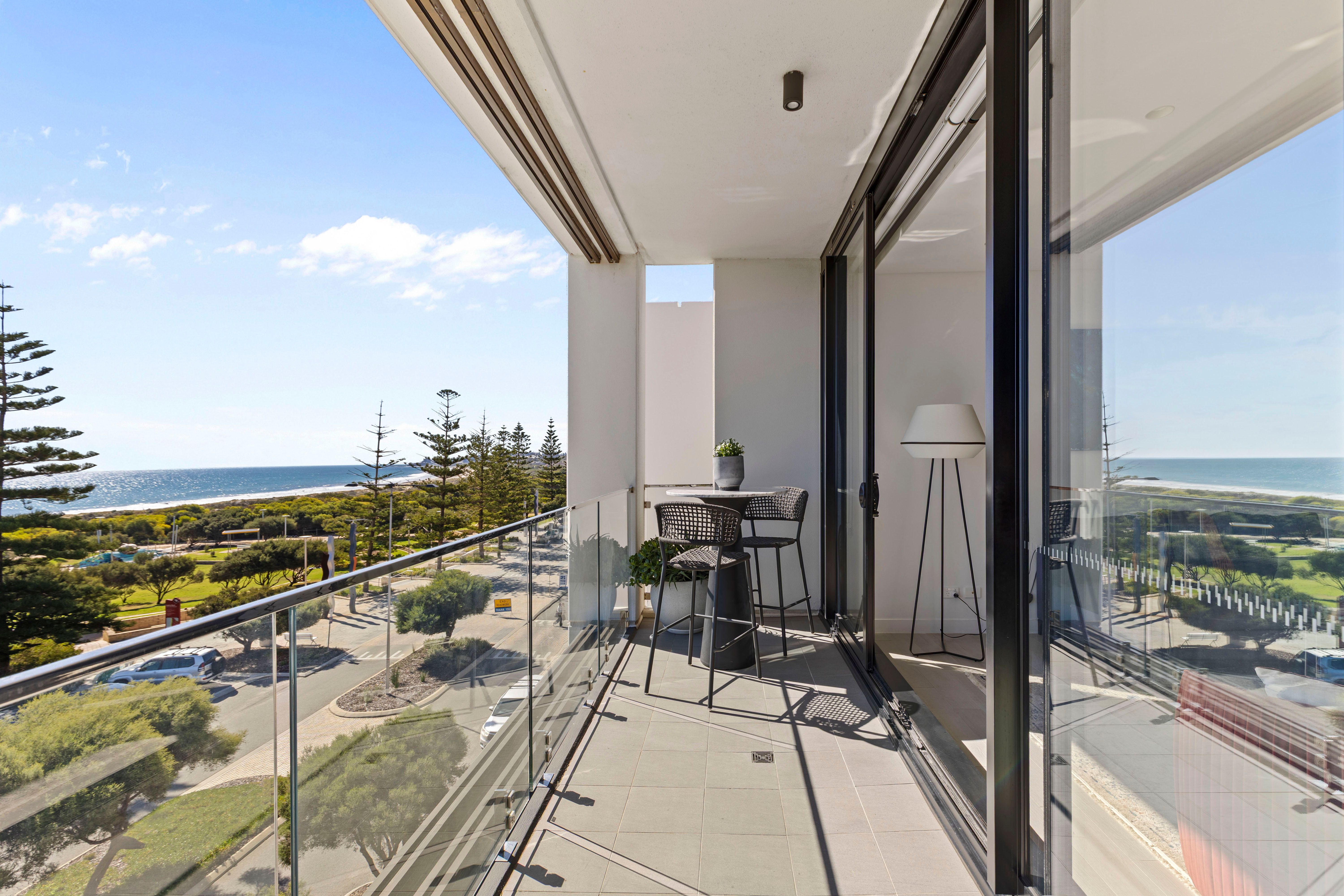 406/29 Leighton Beach Boulevard — photo 4 of 30