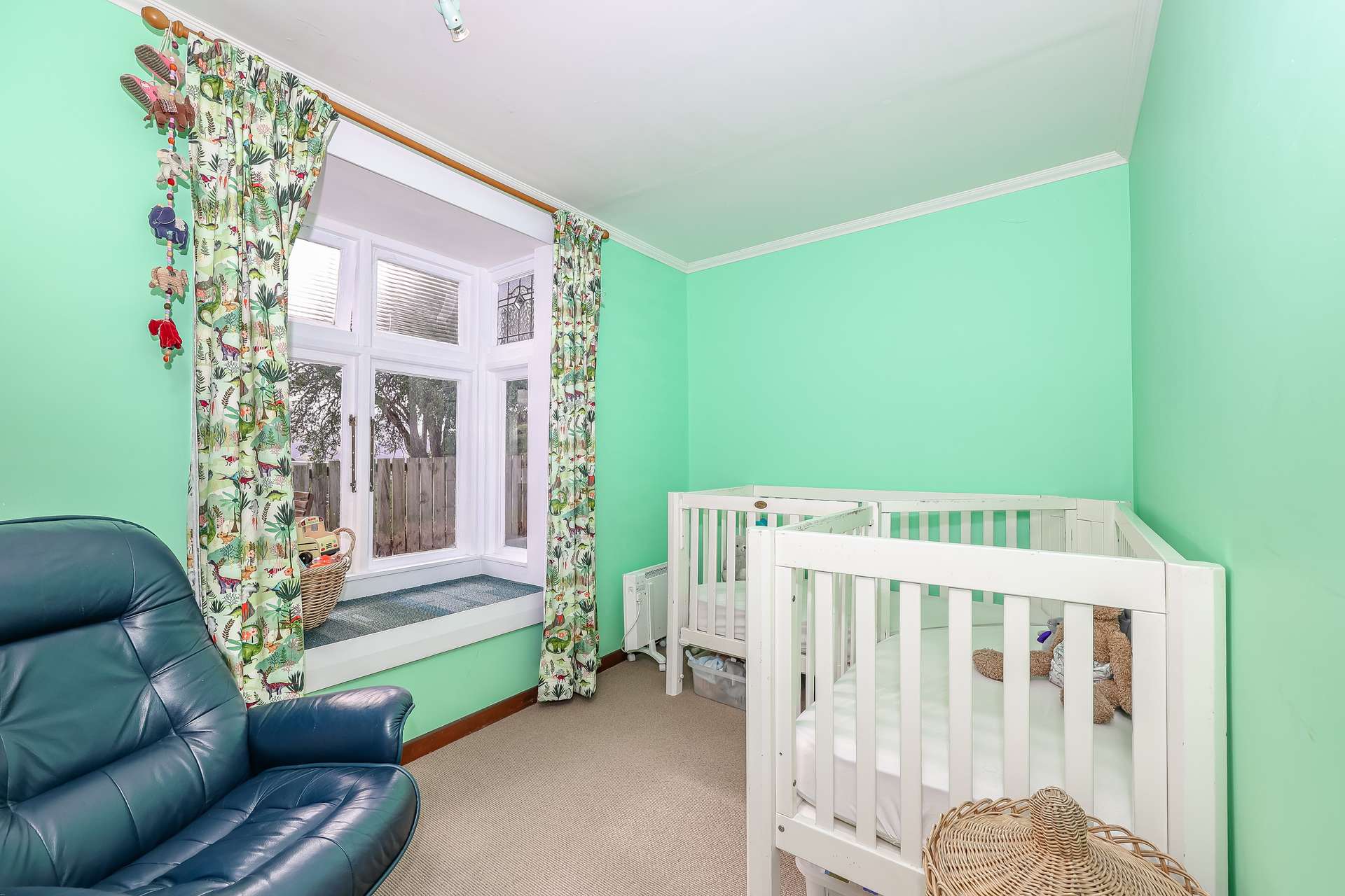 75 Oxley Crescent photo 9
