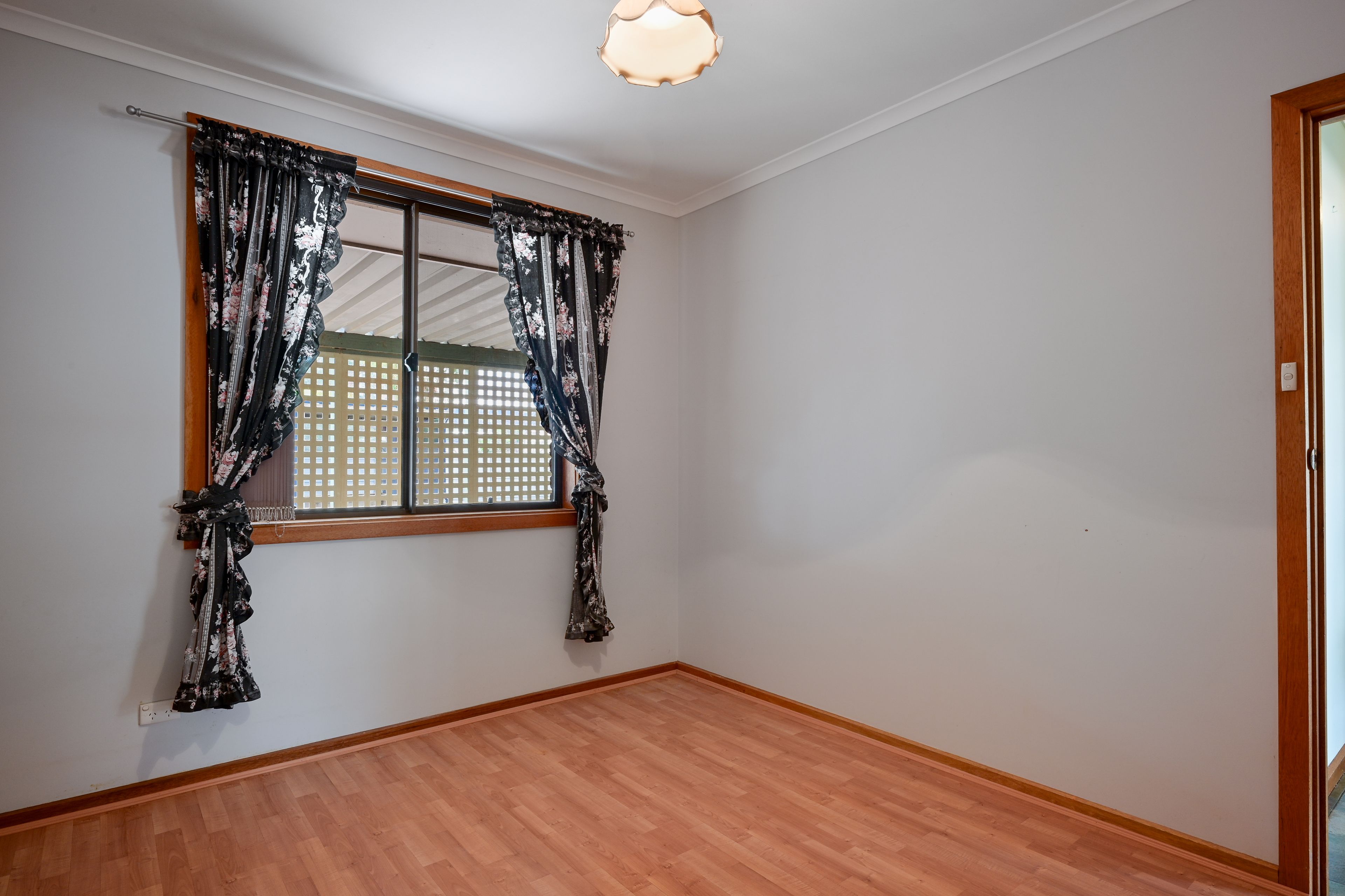17 Mckerlie Street — photo 11 of 20