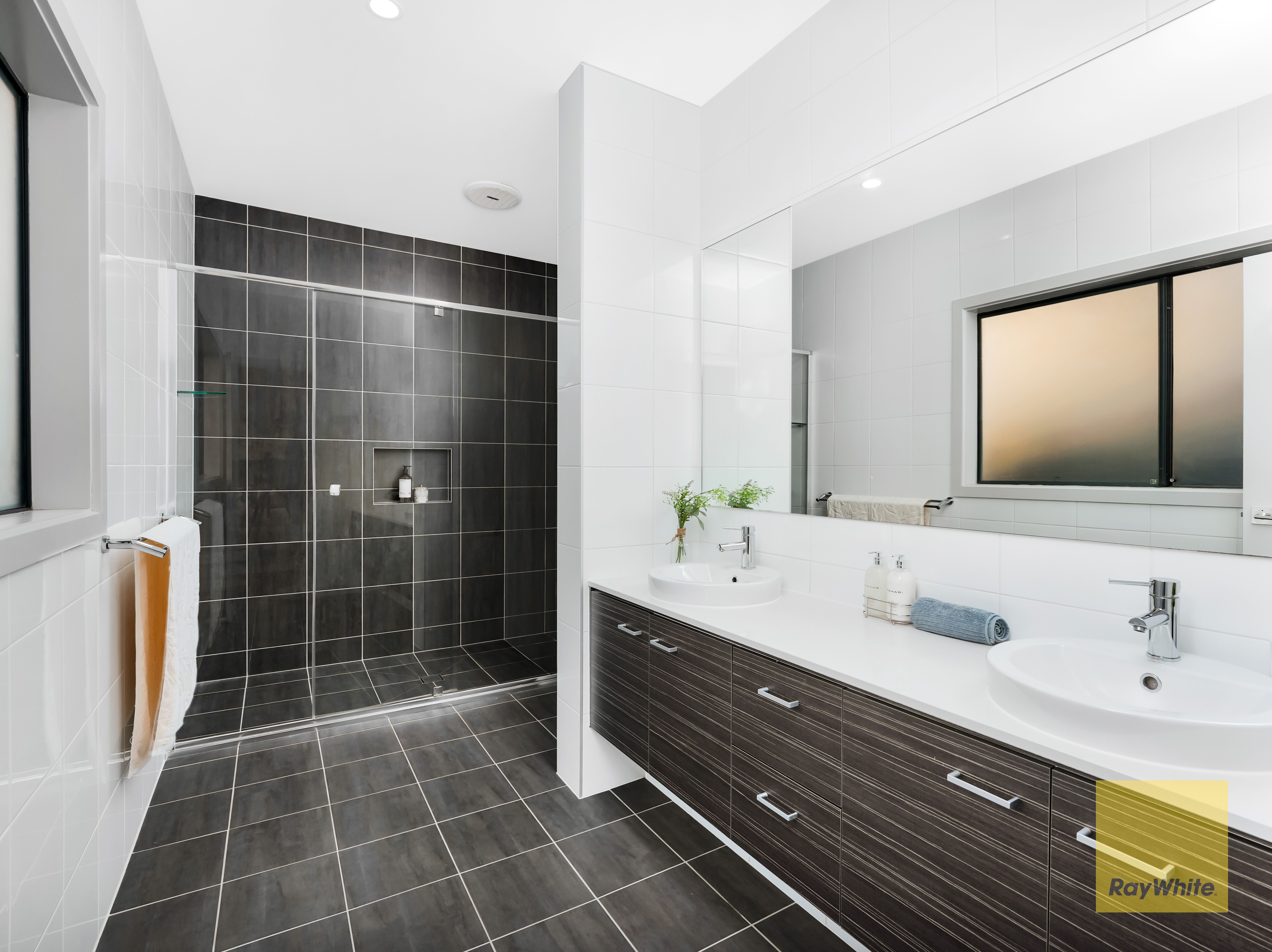 132 Willowdale Drive — photo 9 of 15