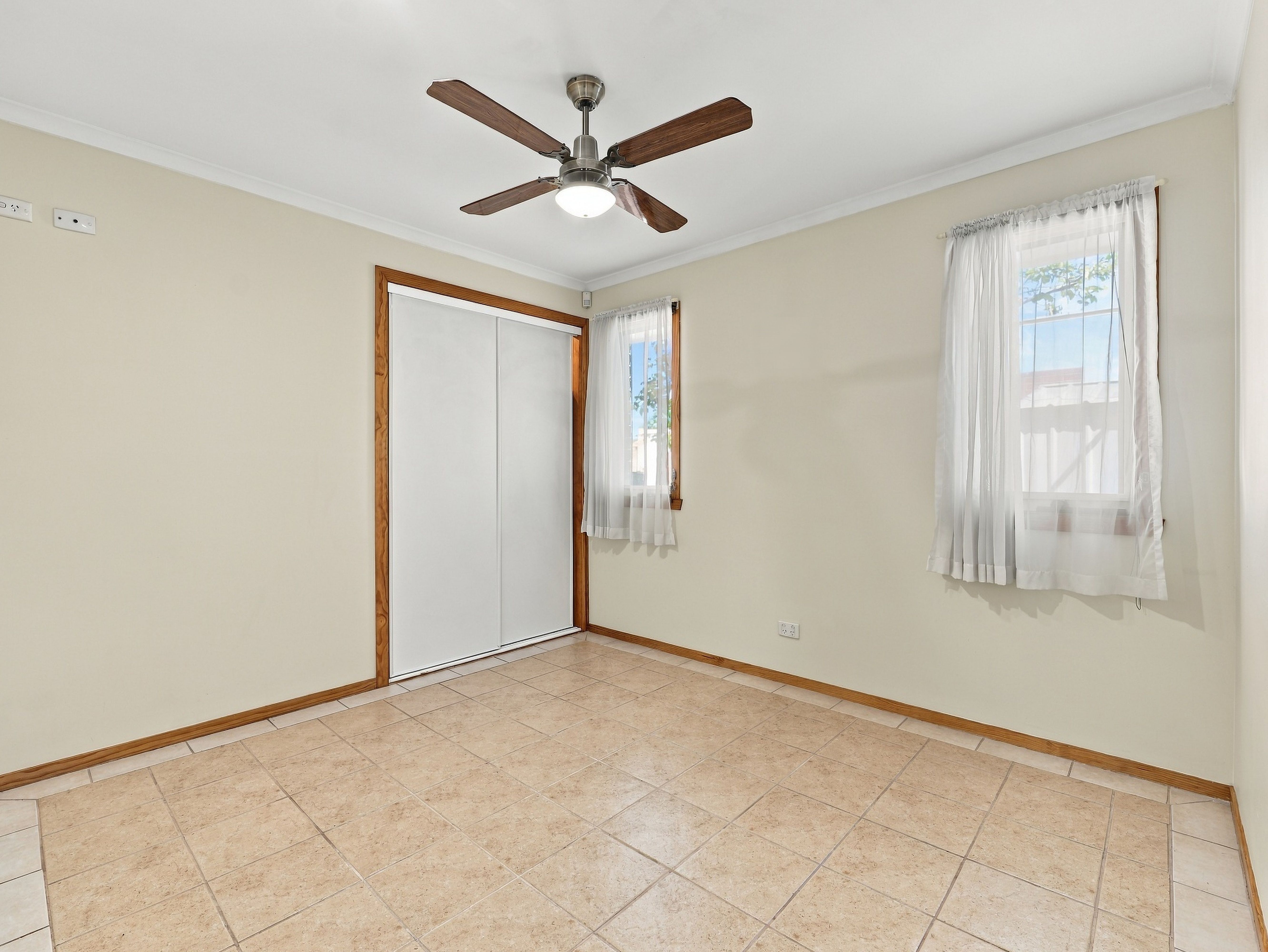 2/21 Reaburn Avenue — photo 9 of 16