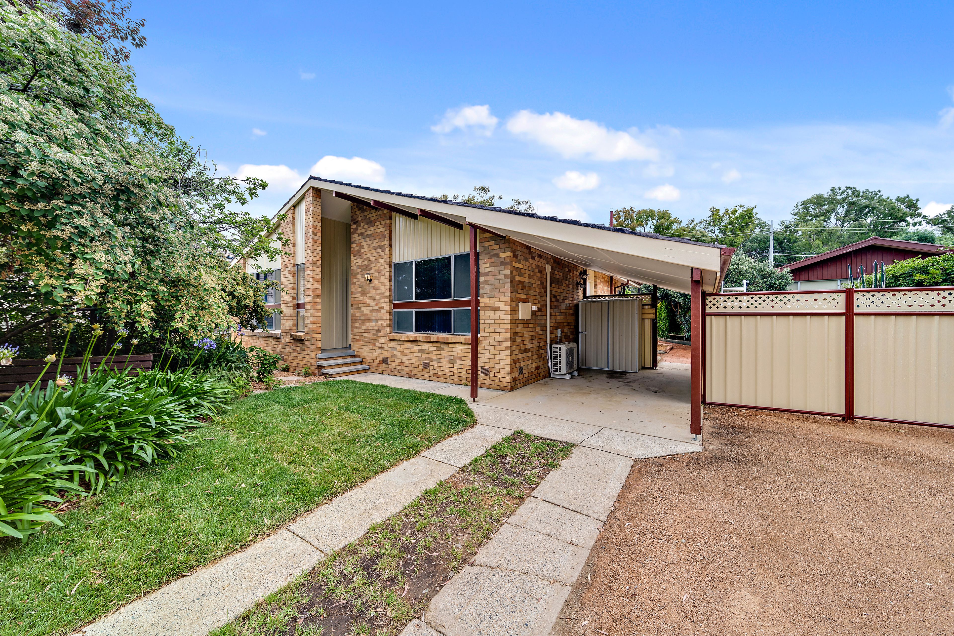 27 & 27A Ashburner Street, Higgins, ACT 2615