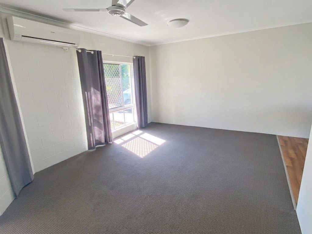 12 Bathurst Drive — photo 3 of 10