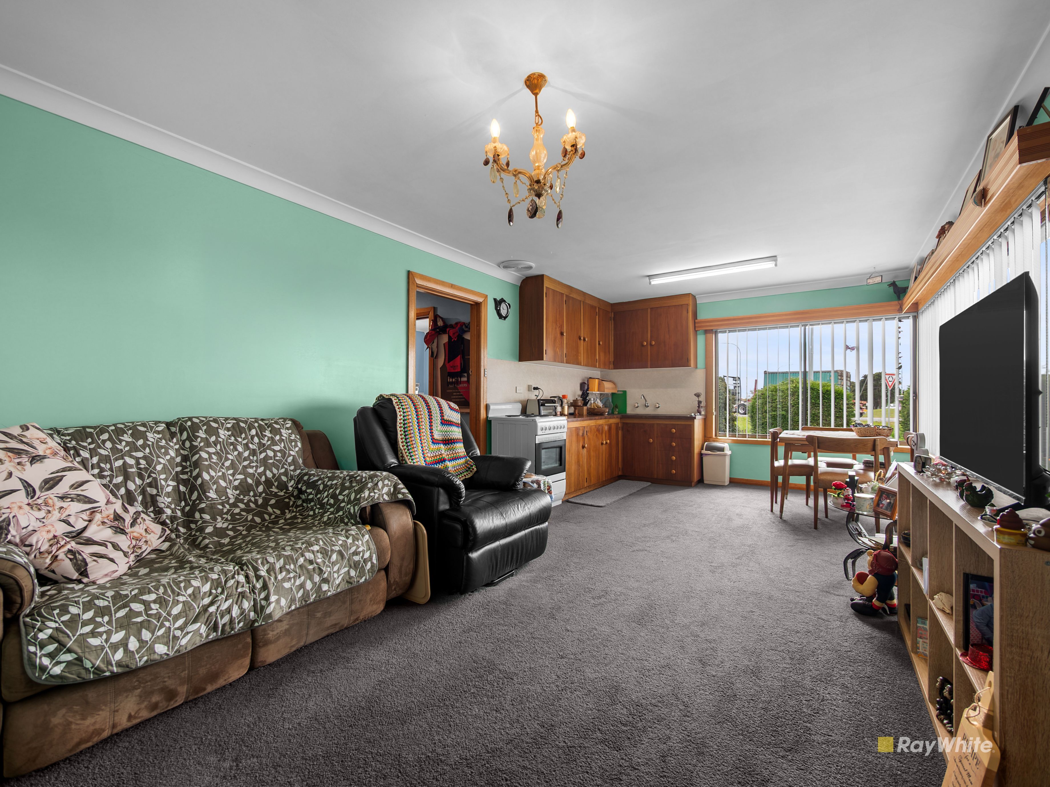 112 Mount Hicks Road — photo 4 of 19